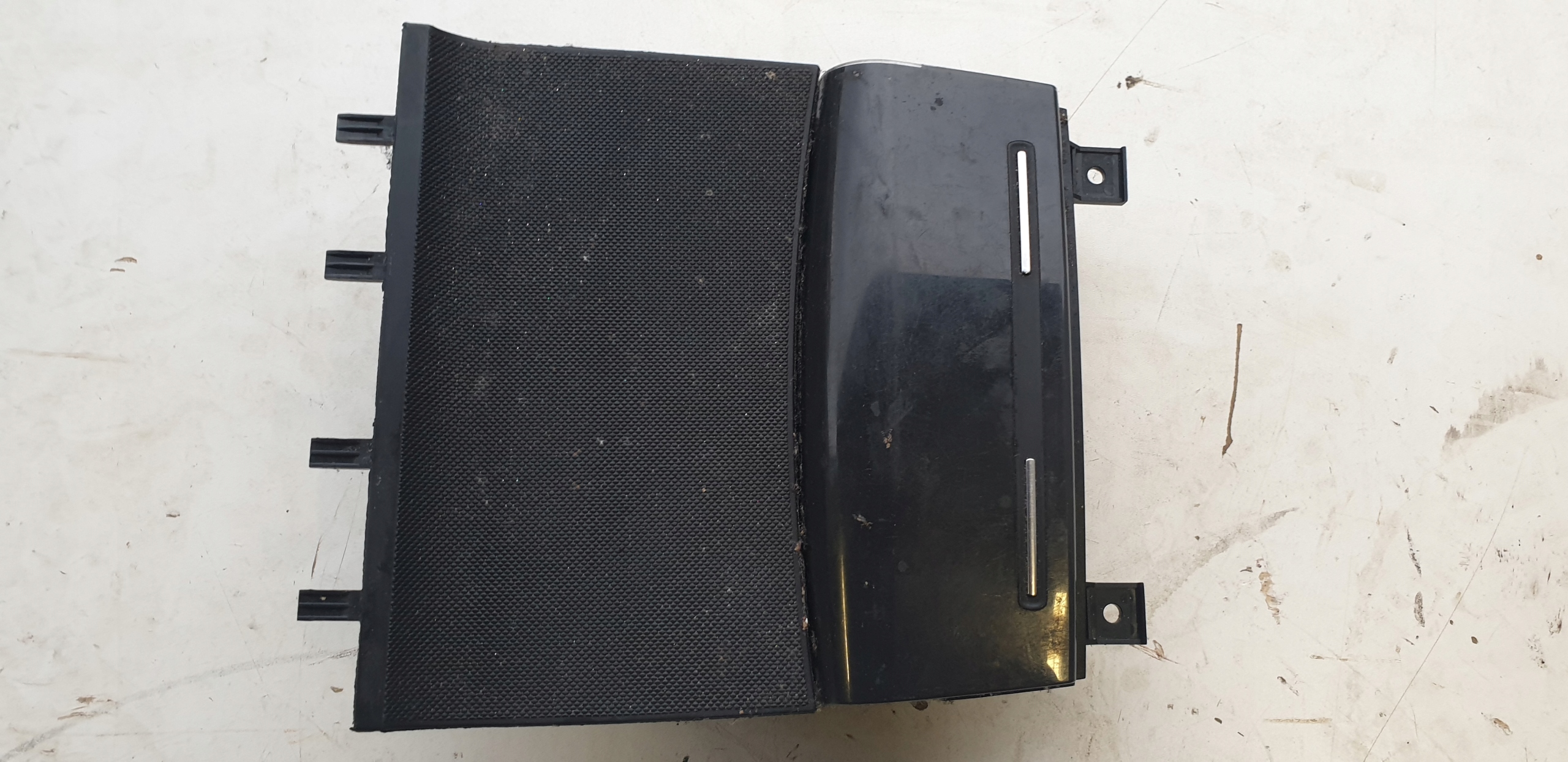 popelník AUDI A3 8P 2003- 8P0857951