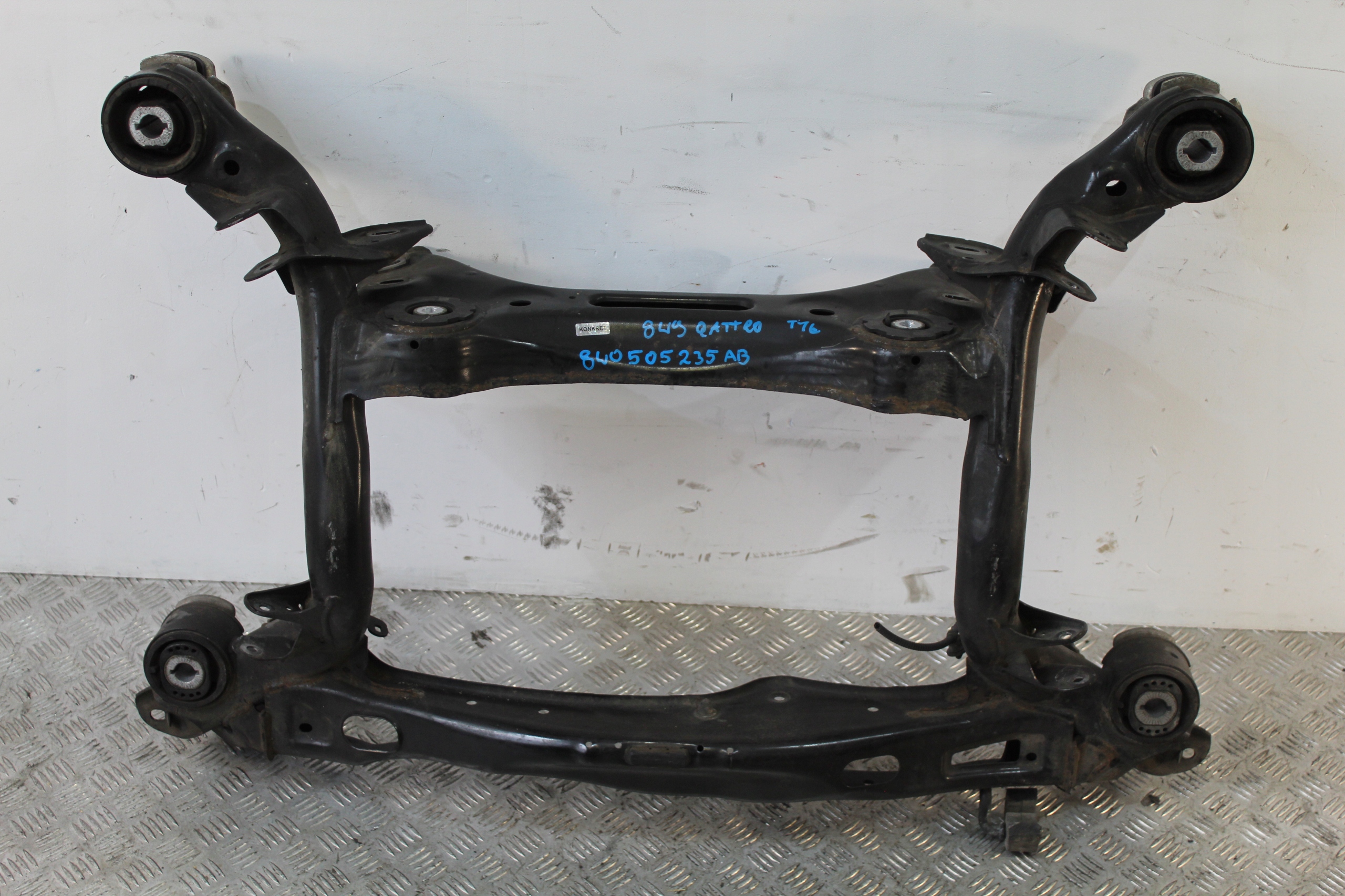 axle beam subframe axle beam rear part AUDI A4 B9 8W0 8W9