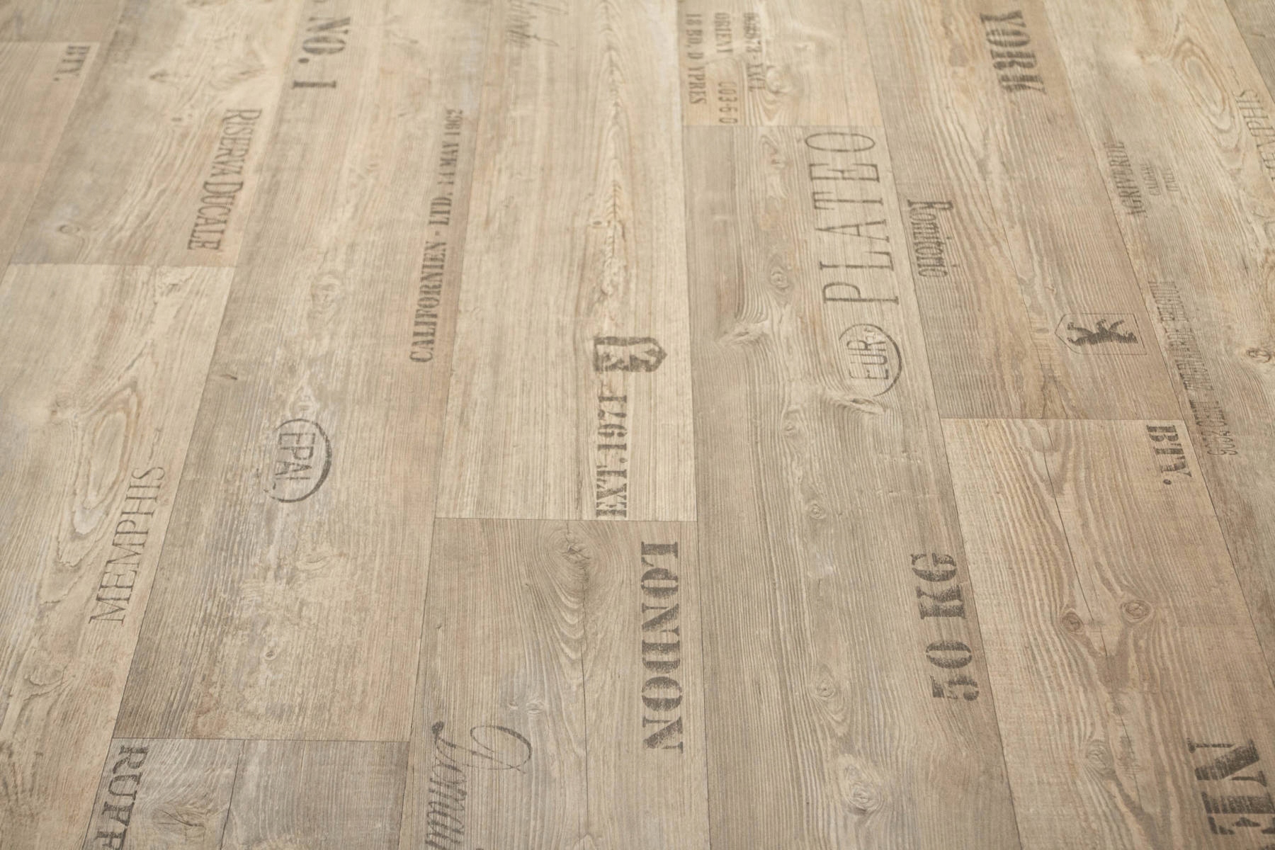 szer. 1,5 m GRUBA ELASTYCZNA WYKŁADZINA PCV PRESTO GUMOLEUM Z NAPISAMI Marka Akcila