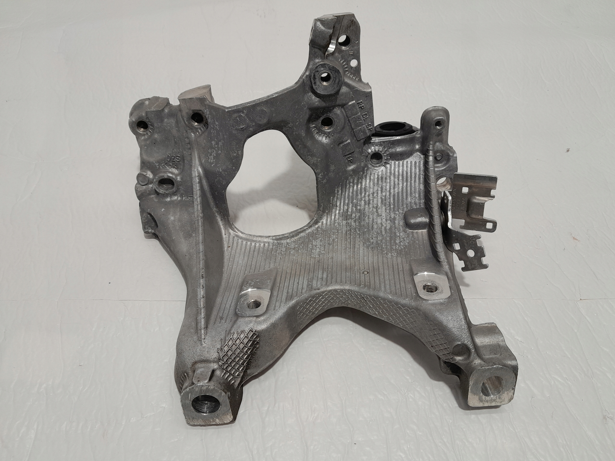 AUDI A4 B9 LIFT support holder WOZKA right 8W0399296E