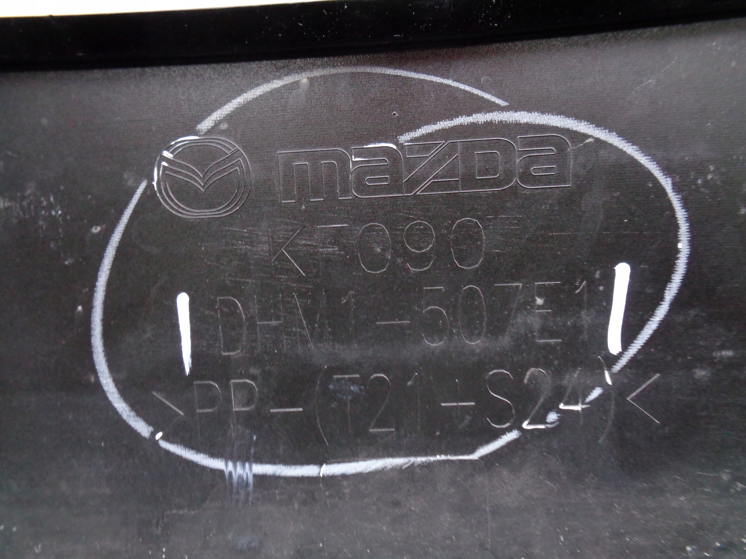 lišta nárazníku Horn maska MAZDA 2 20- LIFT
