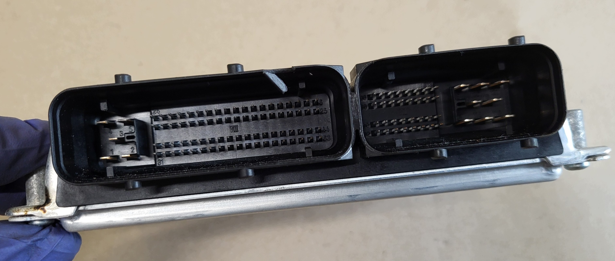 computer control unit module of the engine AUDI A4 B7 1.8 T 8E0909518AQ 0261208524 OE