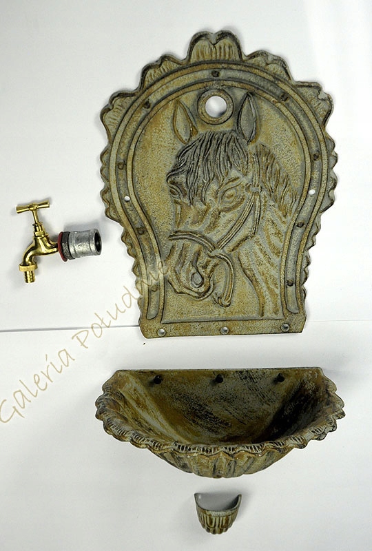 Żeliwny zlew z głową konia Typ fontanna (pompa)