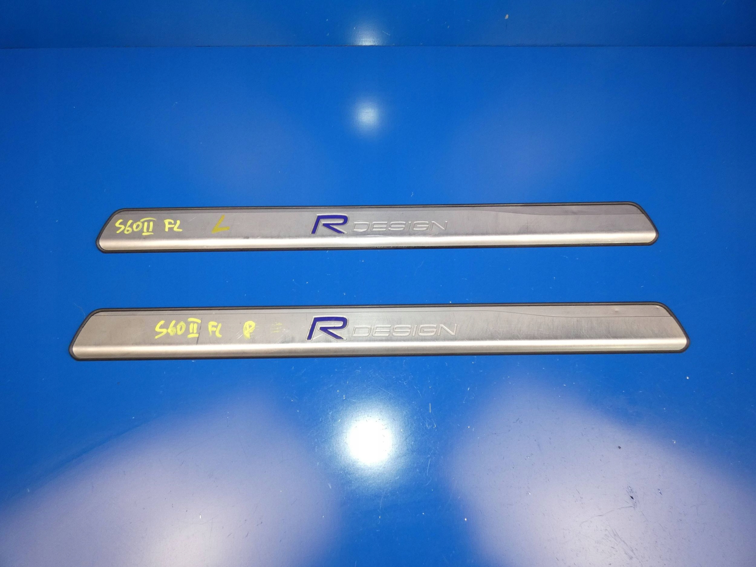 VOLVO S60 II V60 and R-design moulding threshold inner mouldings KOMPLET front