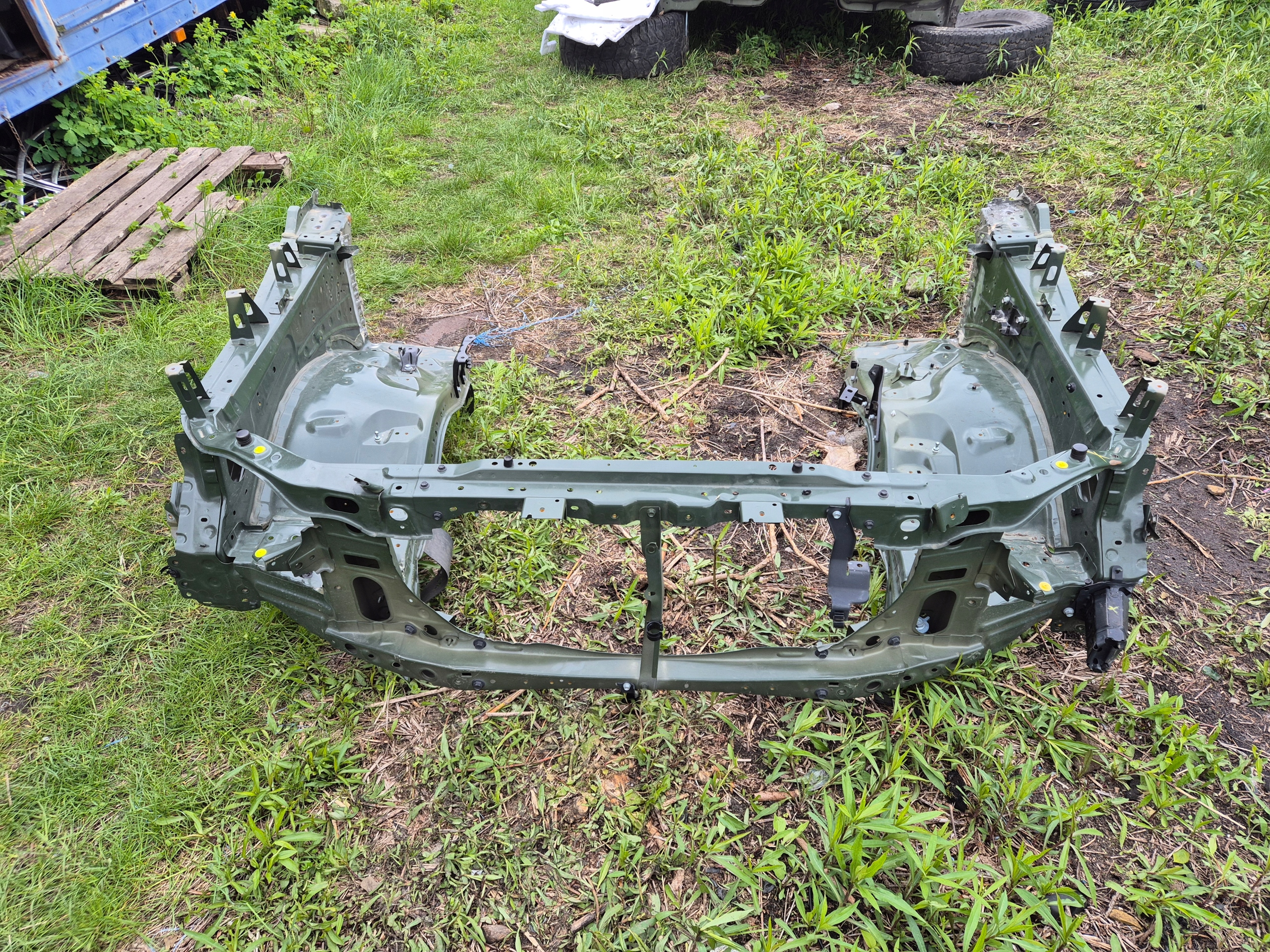 Pas Przedni Podłużnice Fartuch Ćwiartki kpl. Przód Toyota Tundra 3.4 2022-