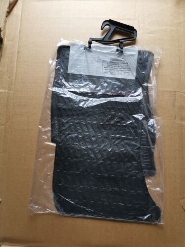 Gumové koberce Audi A8 4E1061501 přední