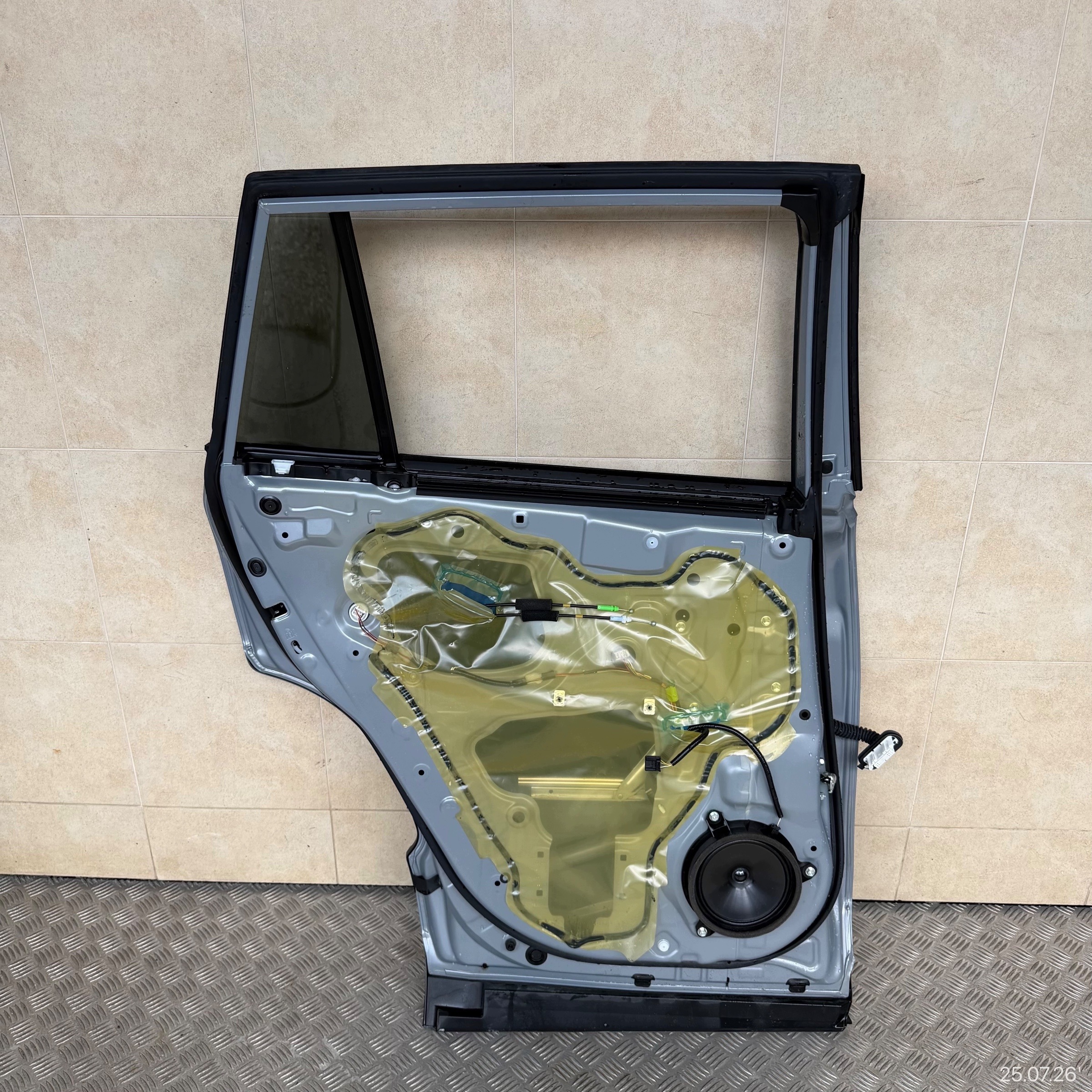 door complete rear. left TOYOTA COROLLA CROSS 2025 ROK