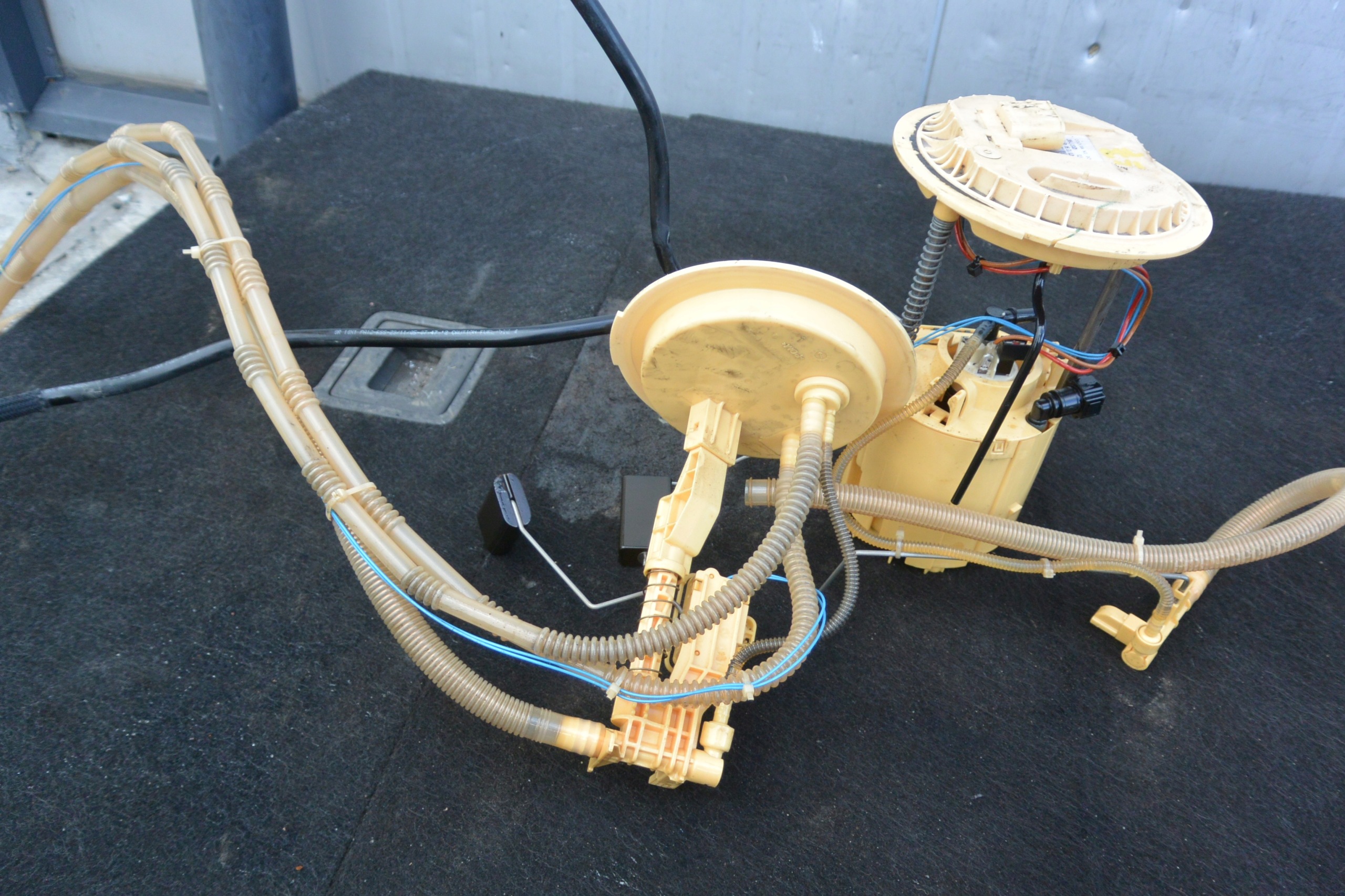 feed pump float tanks MERCEDES ML GL R X164 W164 3.0 CDI V6 OM642