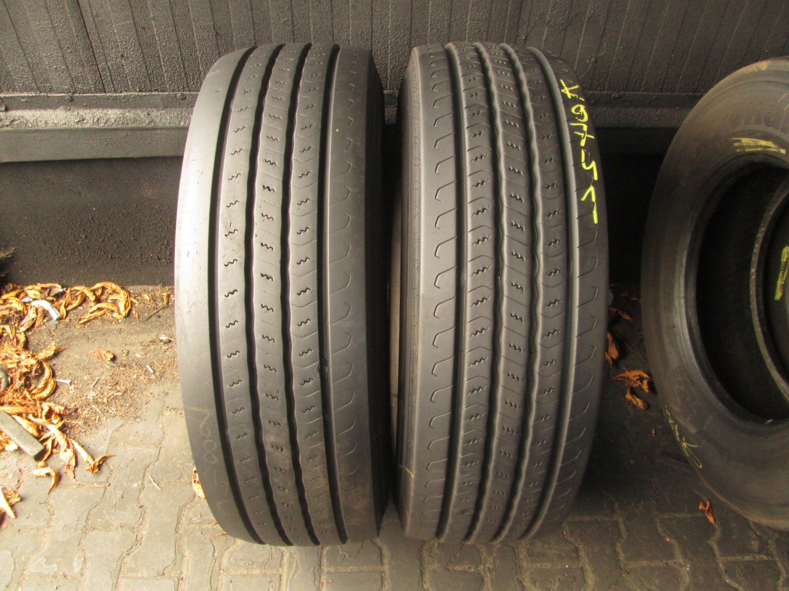 315/70R22.5 UNIROYAL FH40 OPONY , PRZEDNIA OŚ, PARA CIĘŻAROWE