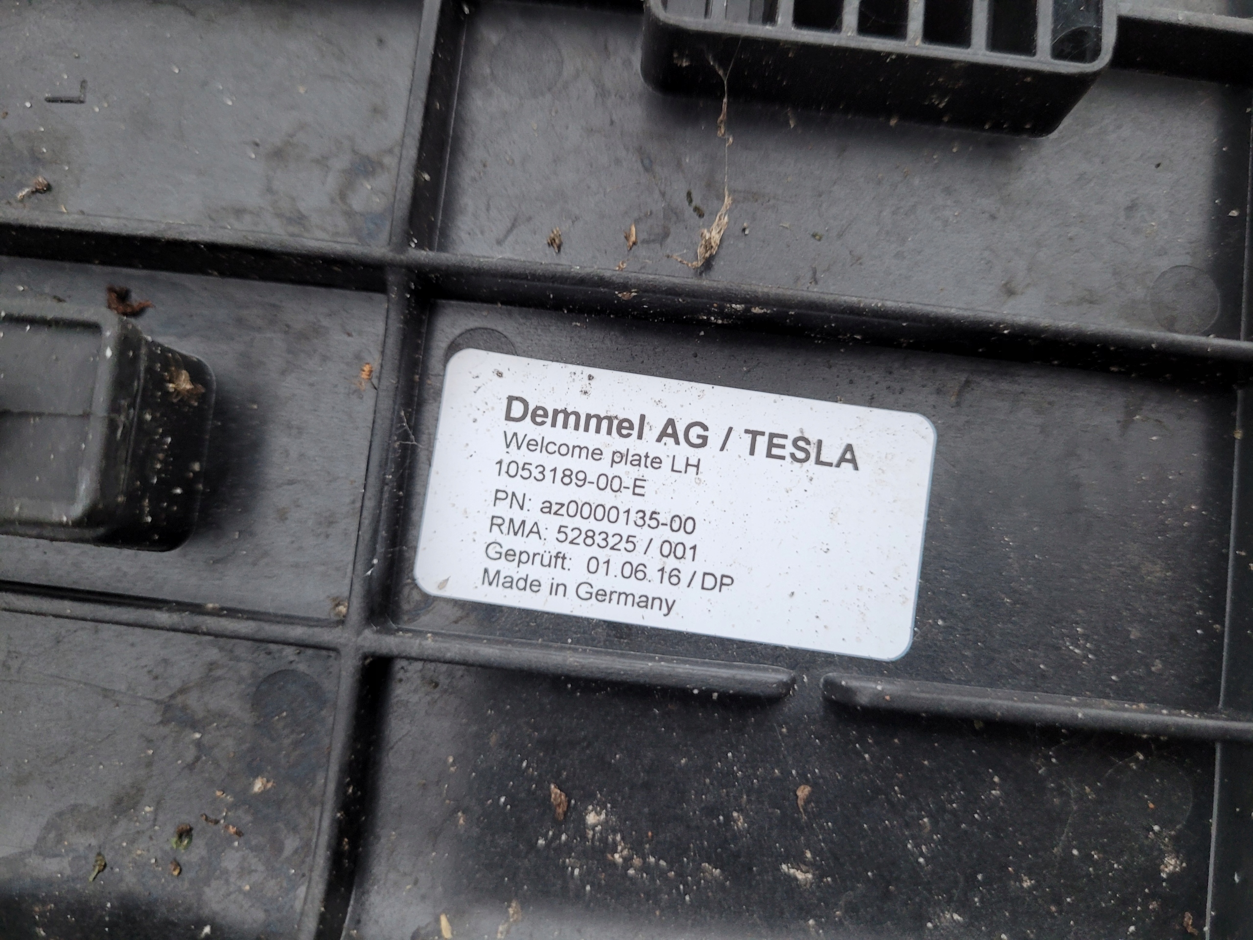 cap decorative trim TESLA X 1053189-00-E