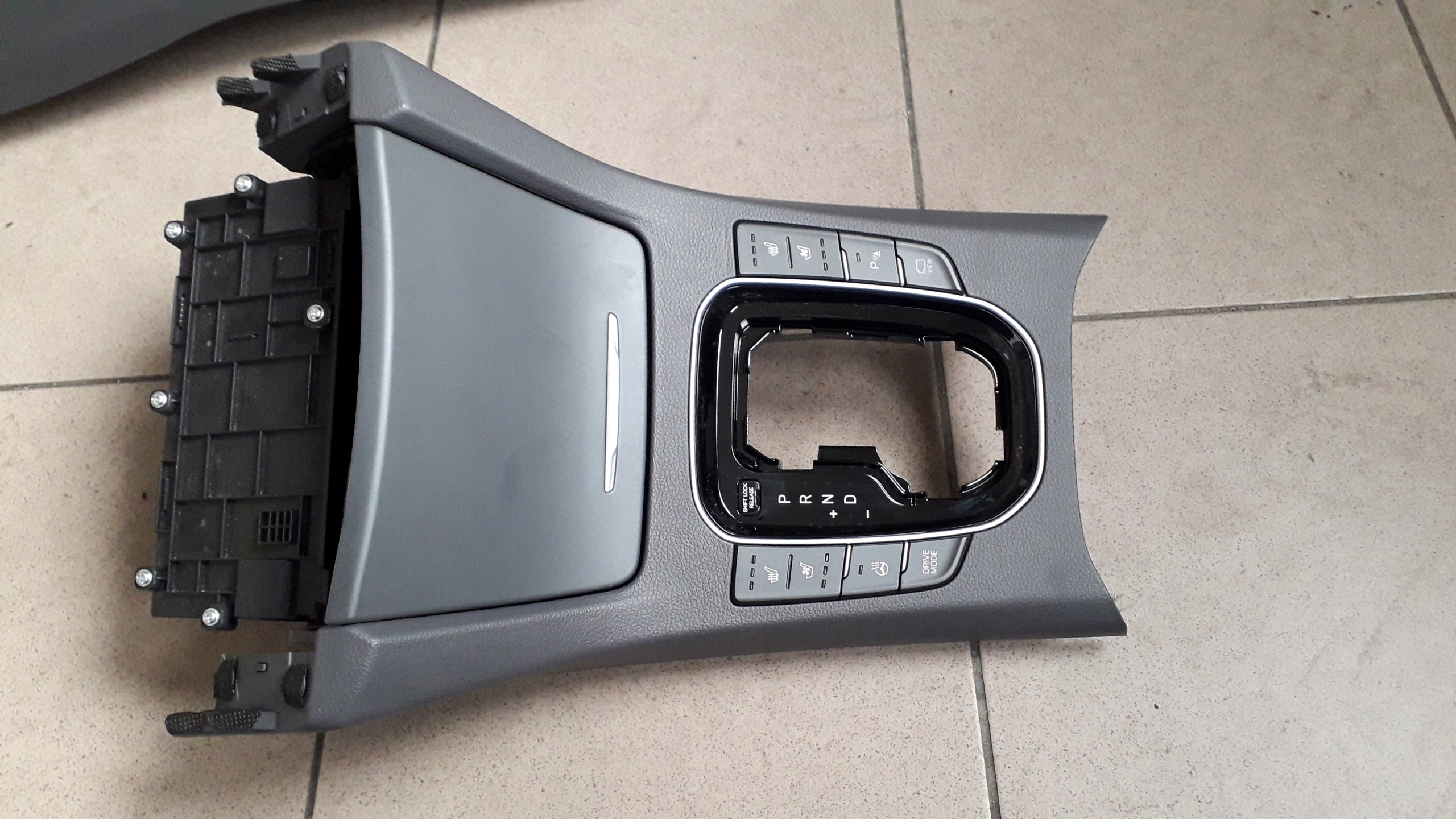 Hyundai I30 III 2017- тунель селектор панель бардачок