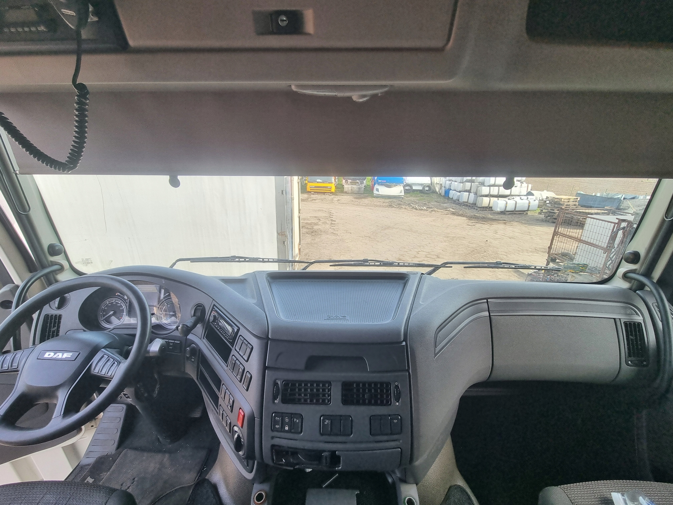 PRZEKŁADKA ANGLIKA DESKA ROZDZIELCZA KOKPIT WYPOSAŻENIE WNĘTRZA DAF XF 106