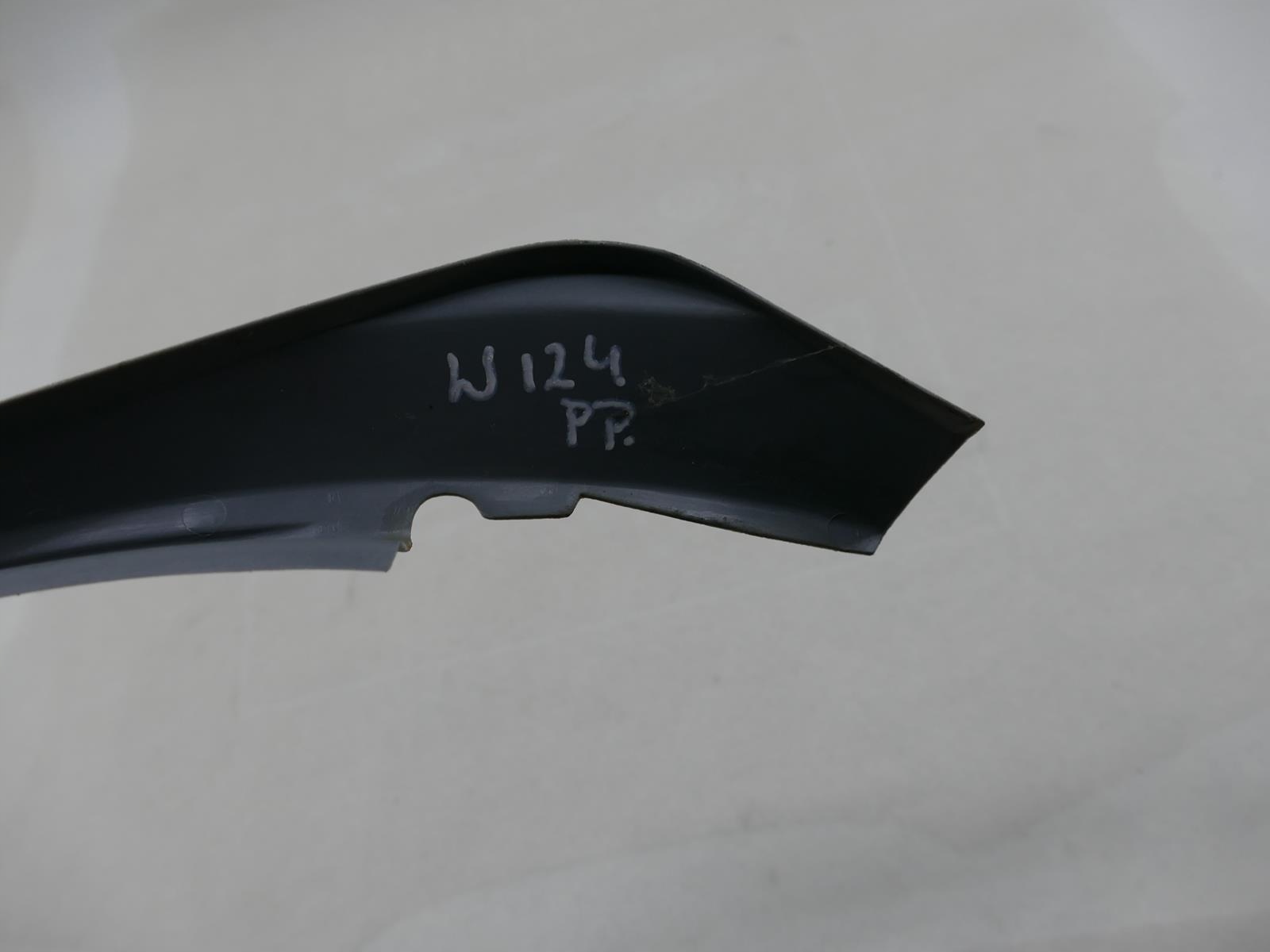 MERCEDES E W124 sedan frame door right front