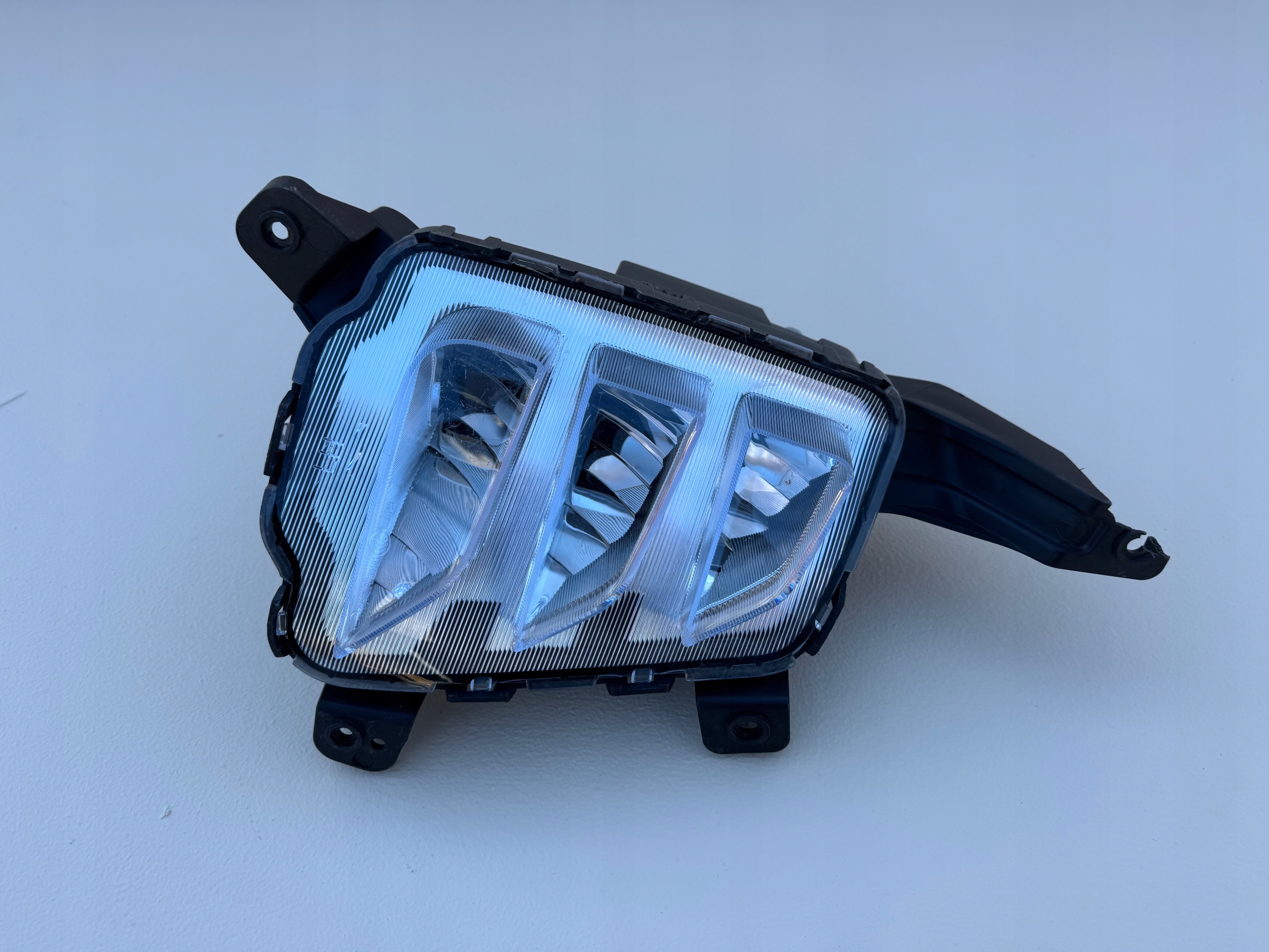 KORANDO IV 4 19R- галоген левая перед левый передний