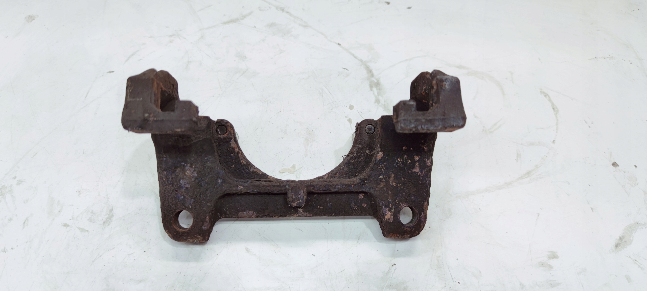 JARZMO of a caliper front left or right AUDI A4 B7 A6 C6 716 below discs 320MM