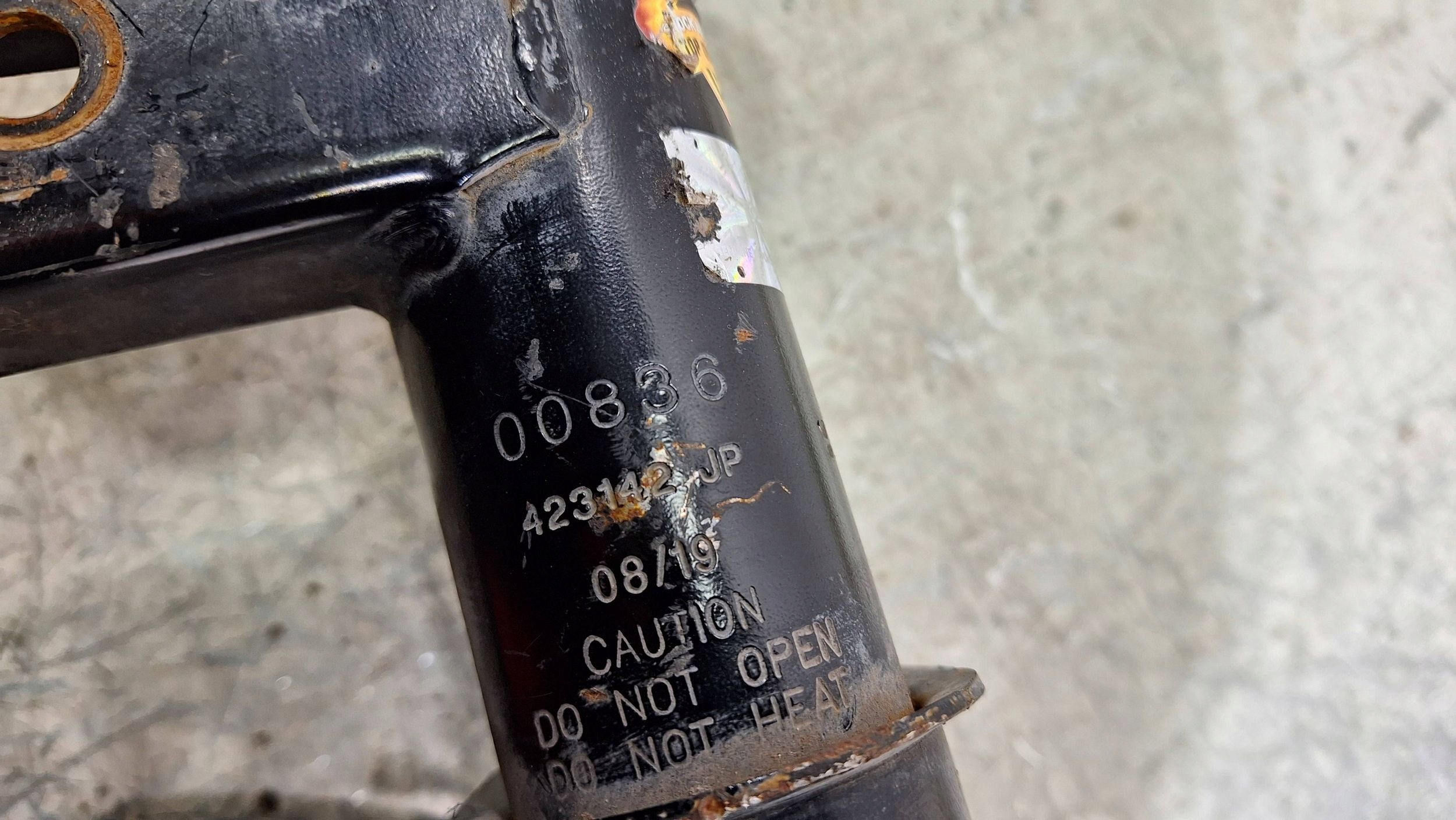 shock absorber right front A2463209013 MERCEDES W176 W246