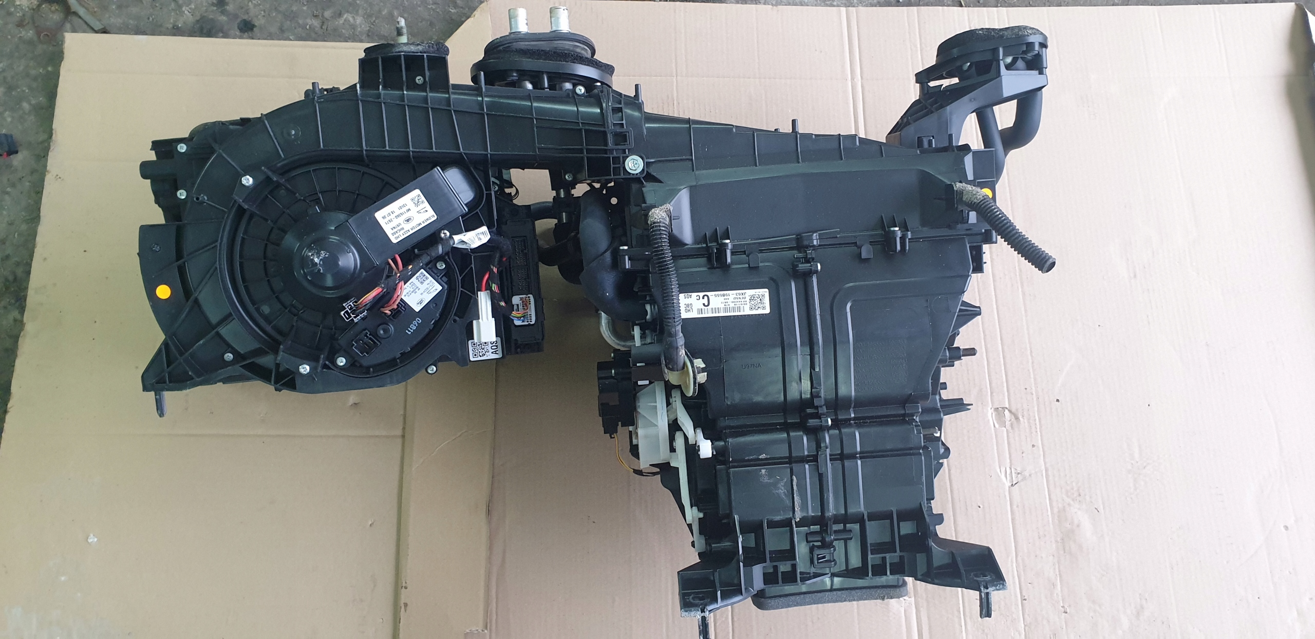 Обогреватель JAGUAR F-PACE jx63-19b555-cc