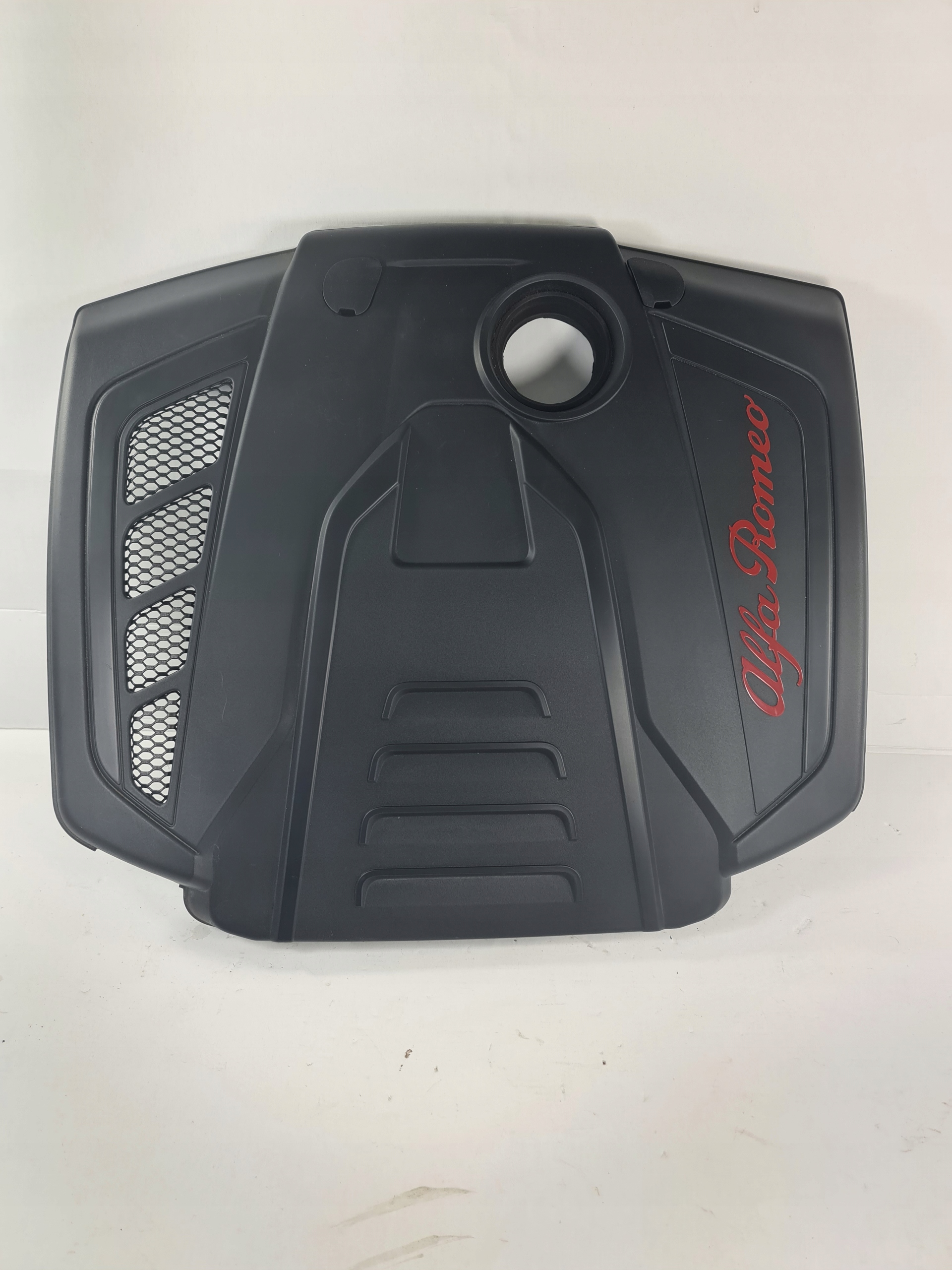 КРЫШКА ДВИГАТЕЛЯ STELVIO 2.0 TB