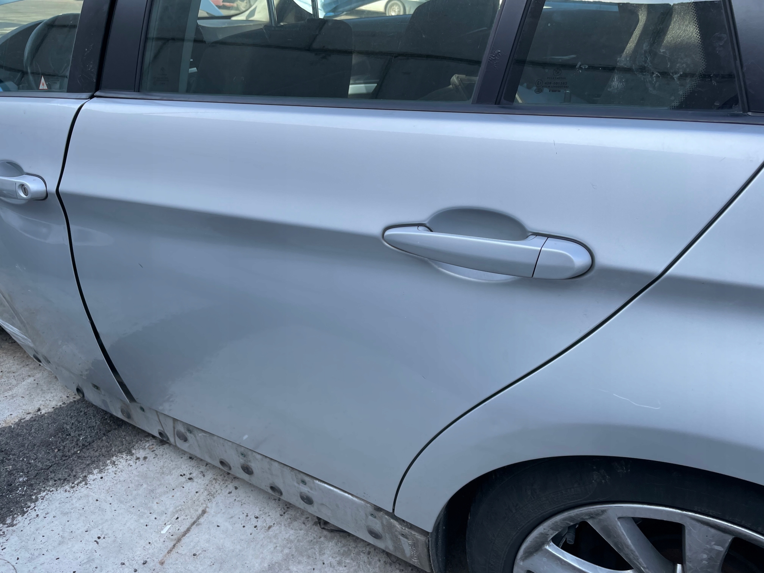 BMW 3 E91 ajtó bal far hátsó Titansilber