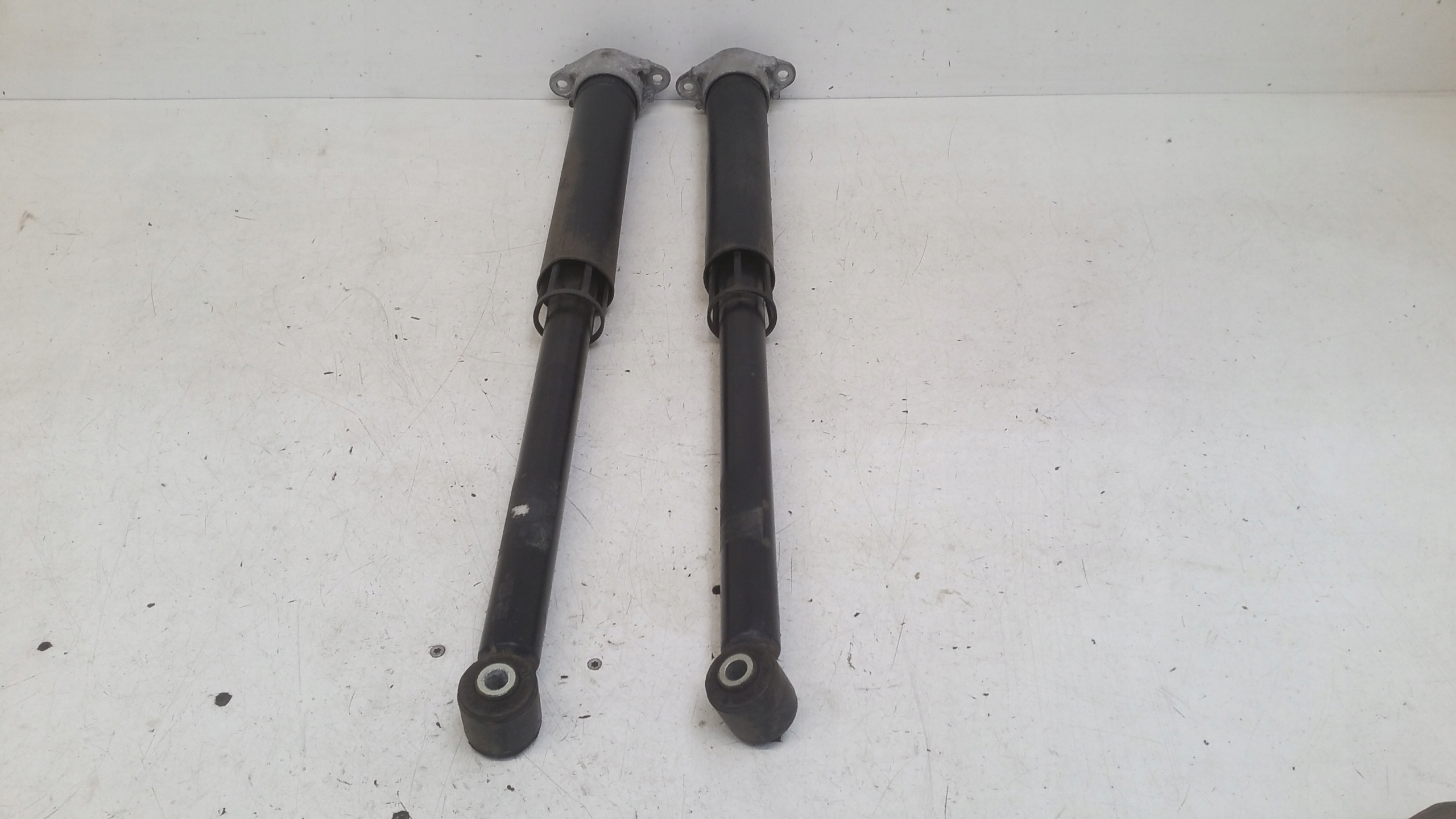 Stoßdämpfer heck para 111BC18080AD Ford Fiesta MK8