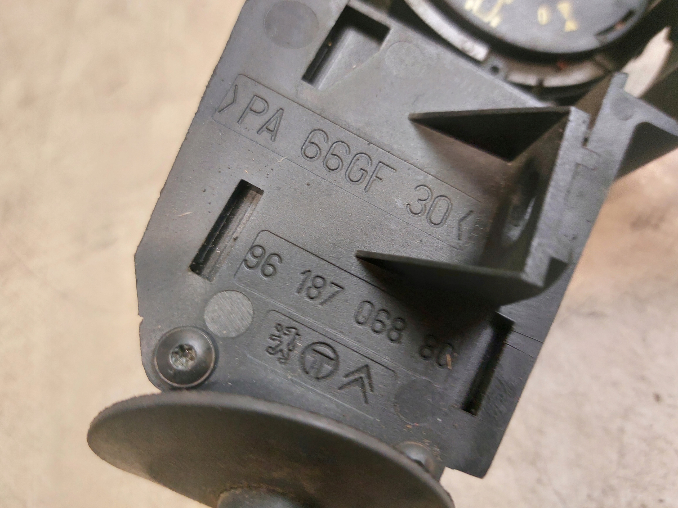 steering wheel levers and controls PEUGEOT 406