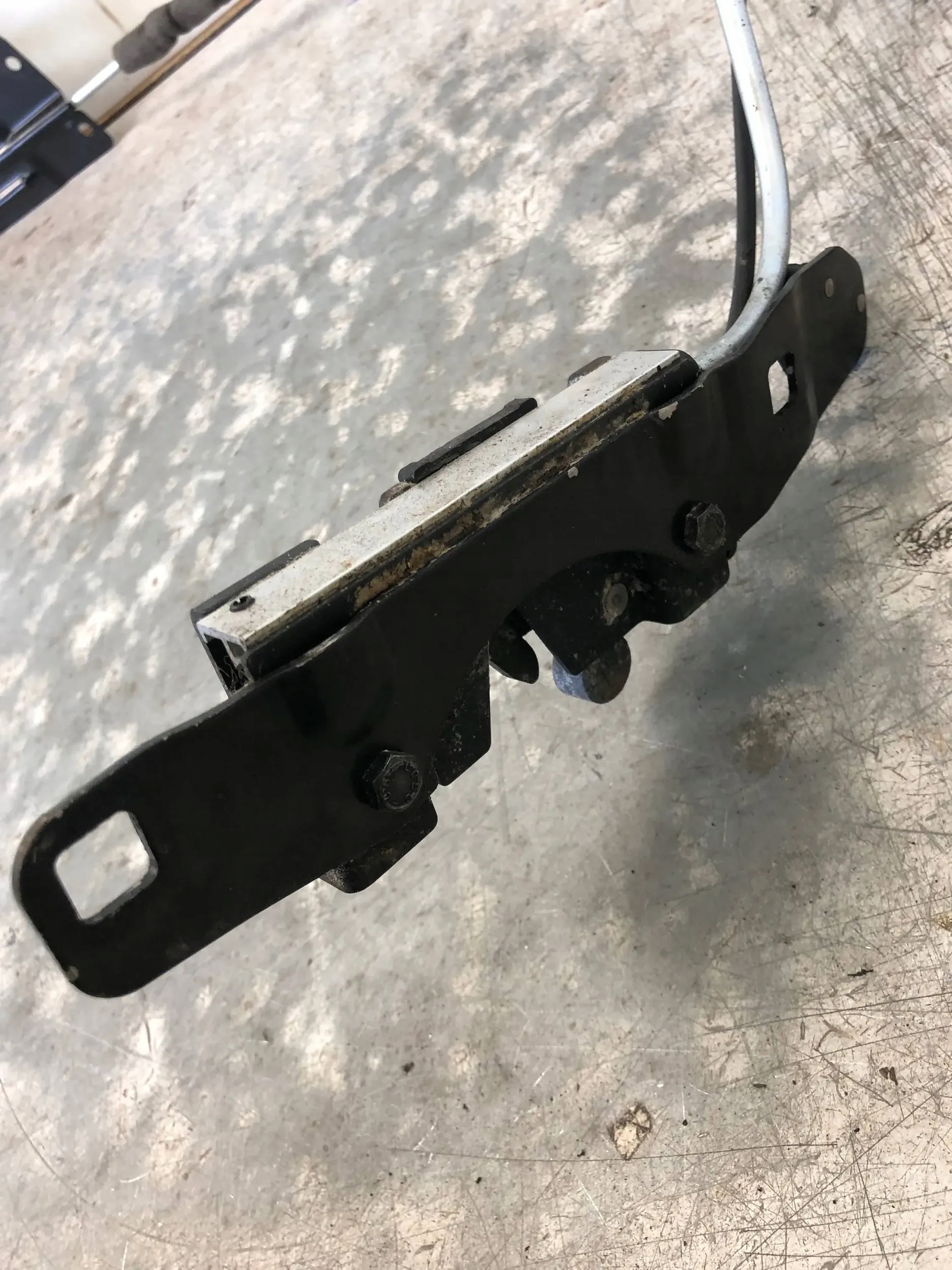 MECHANIZM PODNOSZENIA DACHU MITSUBISHI COLT VI CABRIO 0280256 Numer katalogowy producenta 0280256