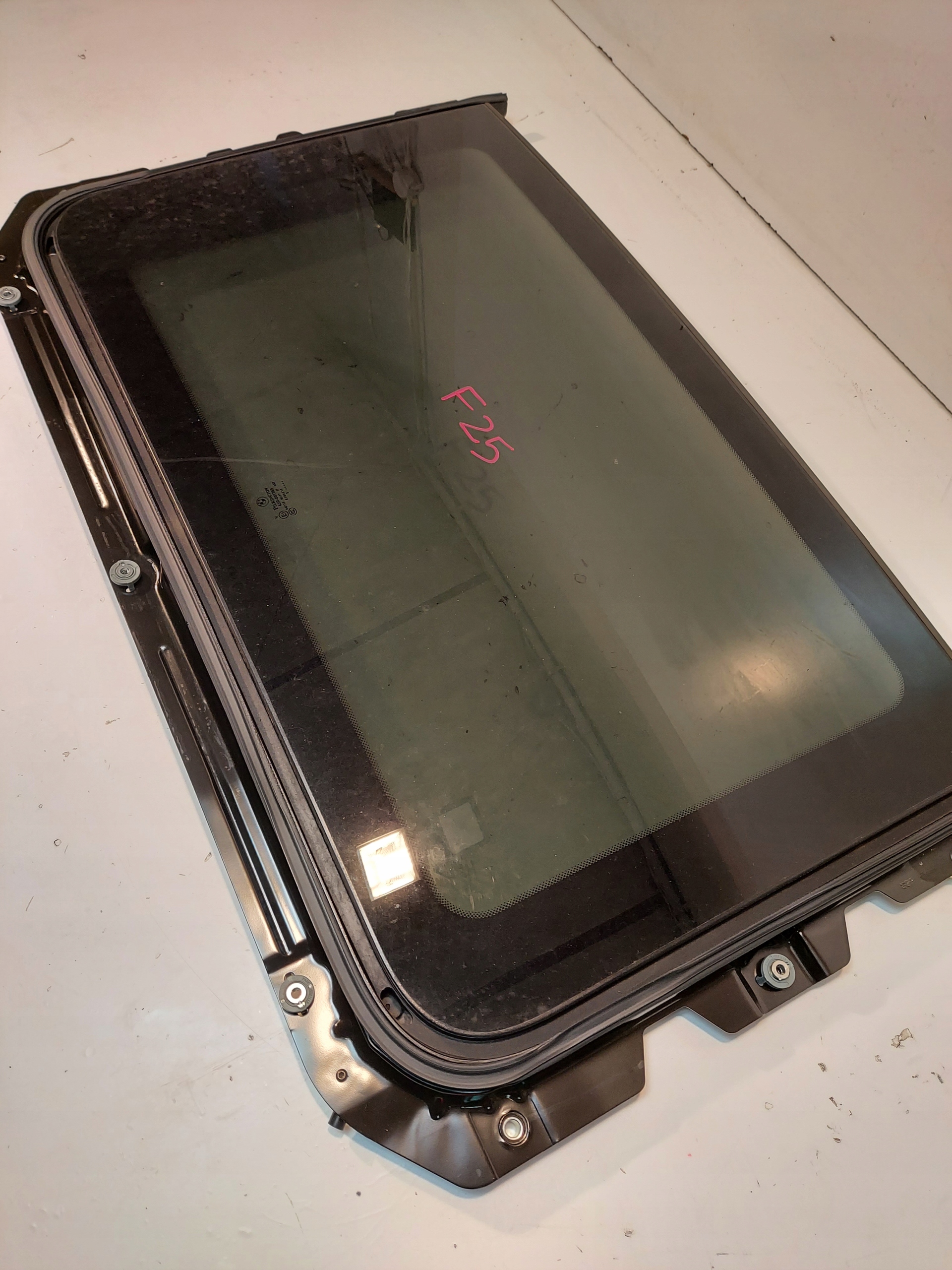 Стекло заднего люка панорама BMW X3 F25