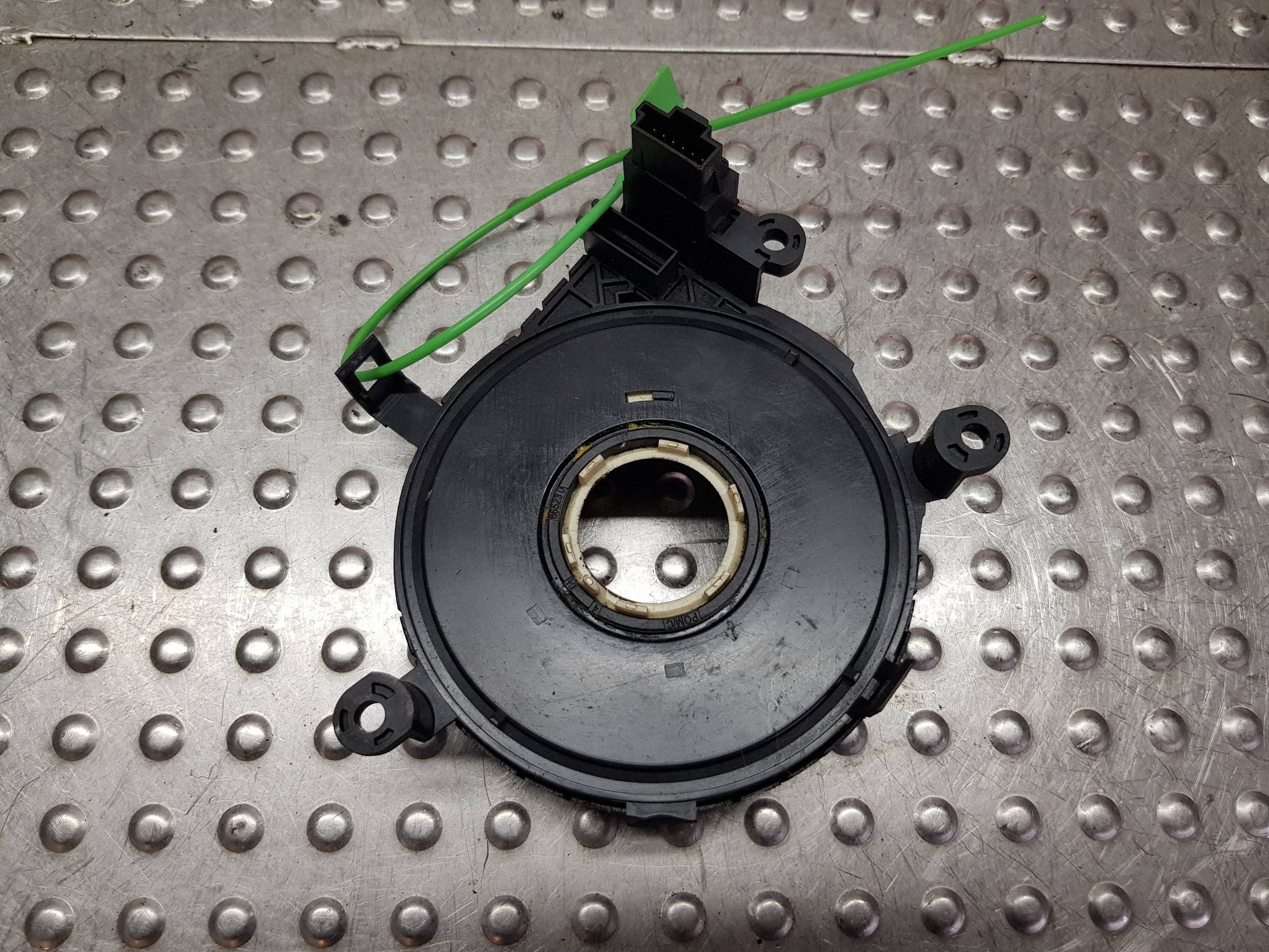 ring airbag 6967325 BMW E87