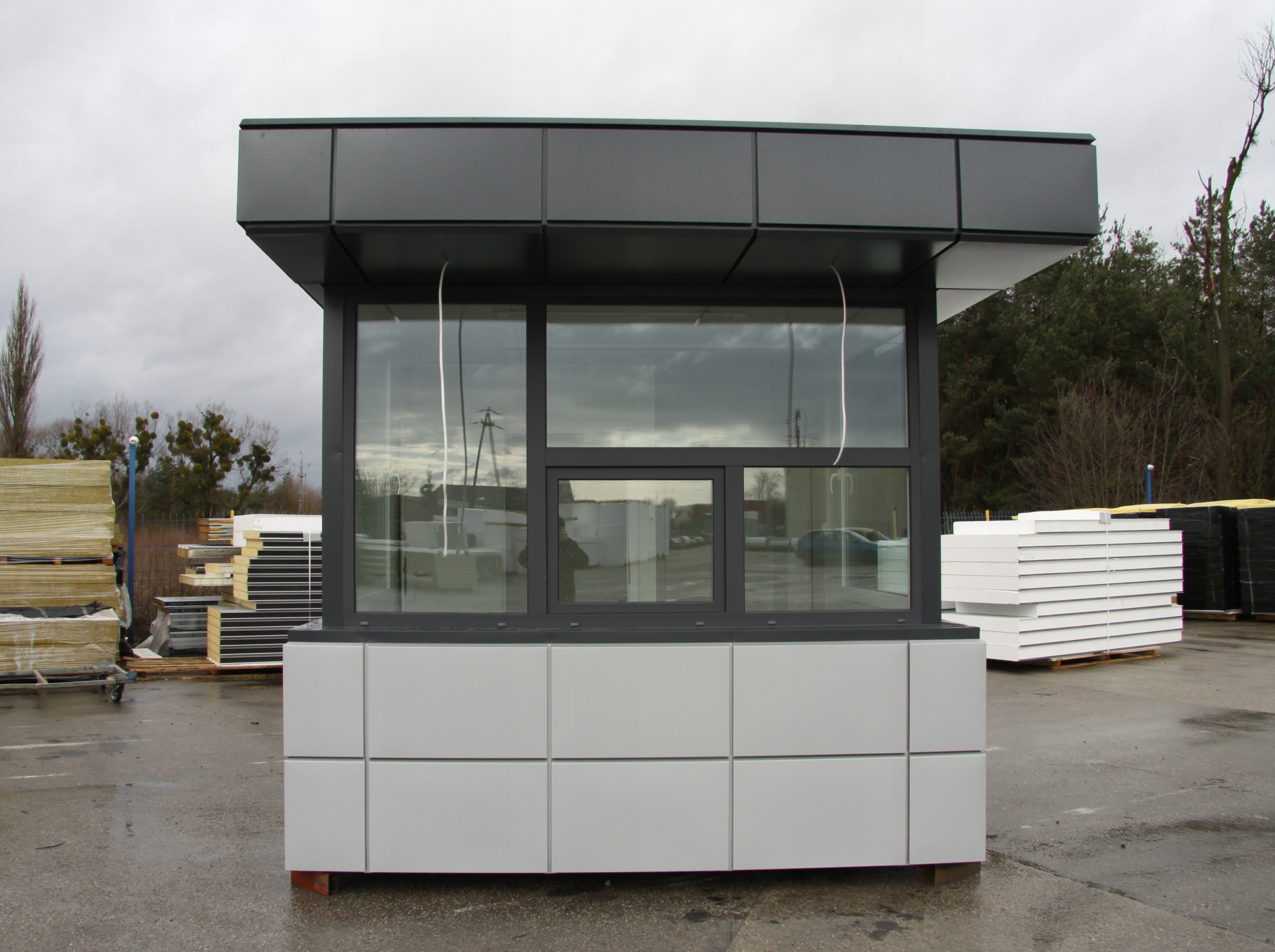 Stróżówka portiernia kiosk z WC 12m2 Wysokość 2.45 m