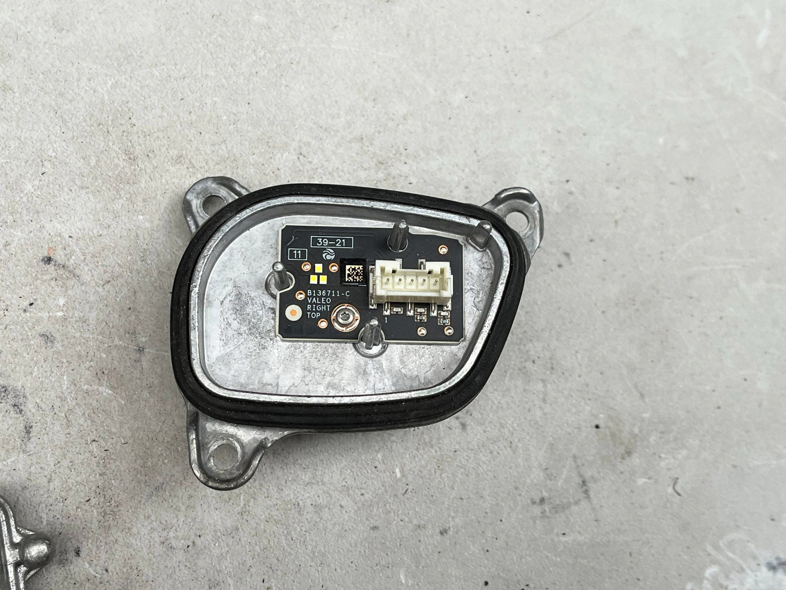 control unit LED REFLEKTORA VOLKSWAGEN GOLF VIII 5H0998478A @M