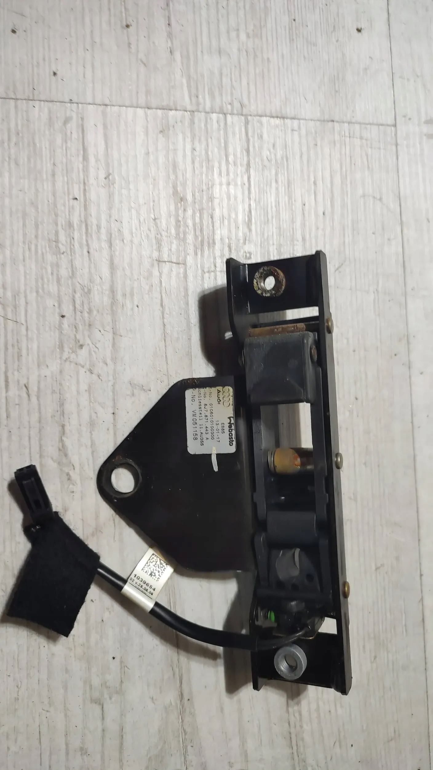 Audi TT 8J 13r 2.0tdi left side hinge lock roofs skladanego