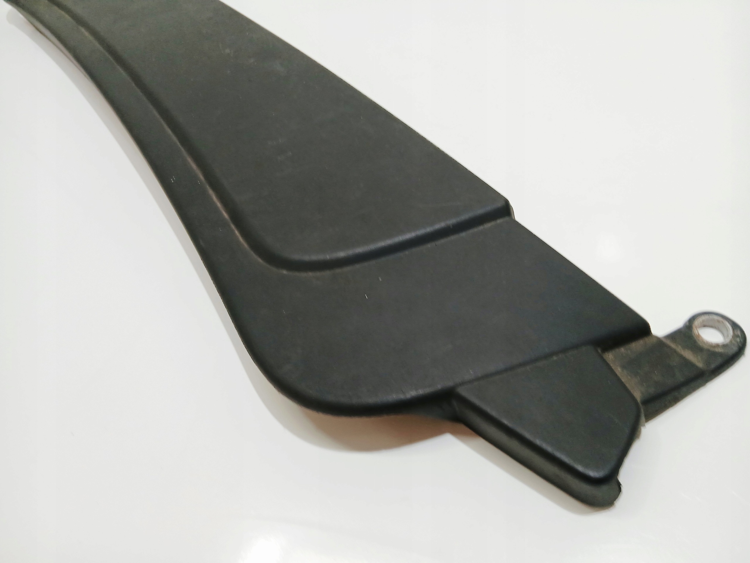 krytka kryt stěny předního BMW E60 E61 N47 2.0D 7803340