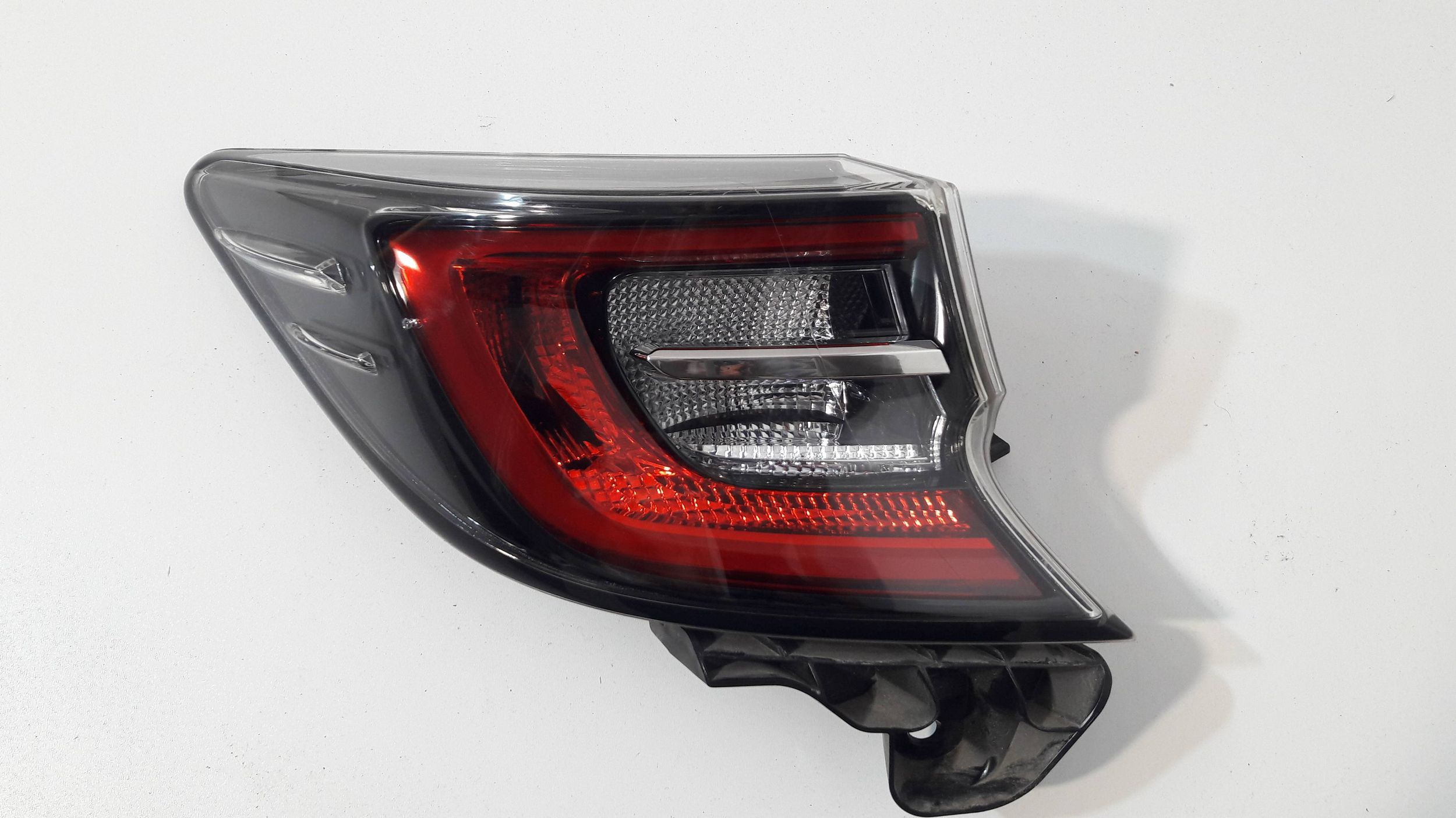 Toyota Corolla E21 Hatchback light rear left V350010L (R333)