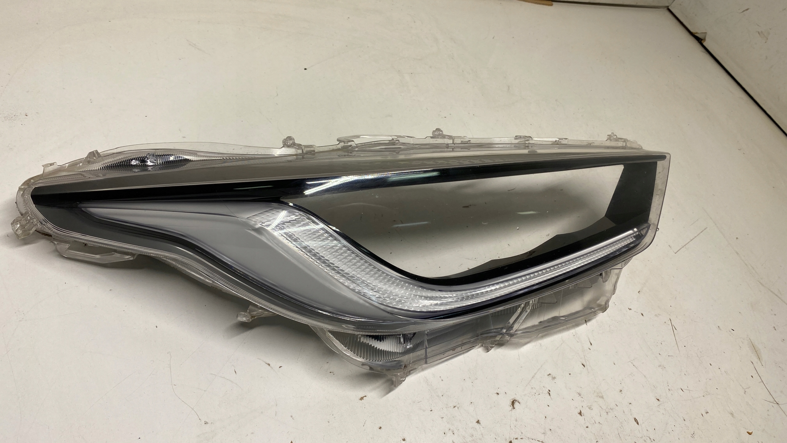 TOYOTA YARIS IV FULL LED KLOSZ light right right front 20-24