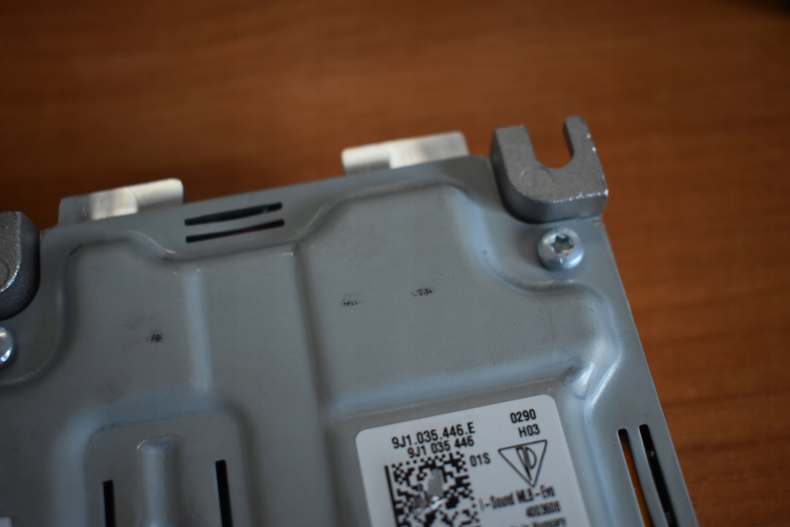 IDEALNY modulo GENERATOR DZWIEKU PORSCHE AUDI 1