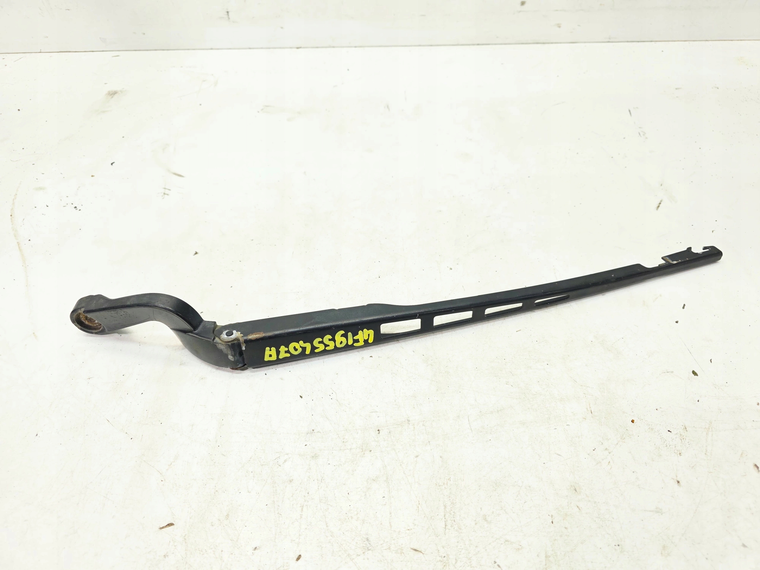 wiper arm left front AUDI A6 C6 4F1955407A