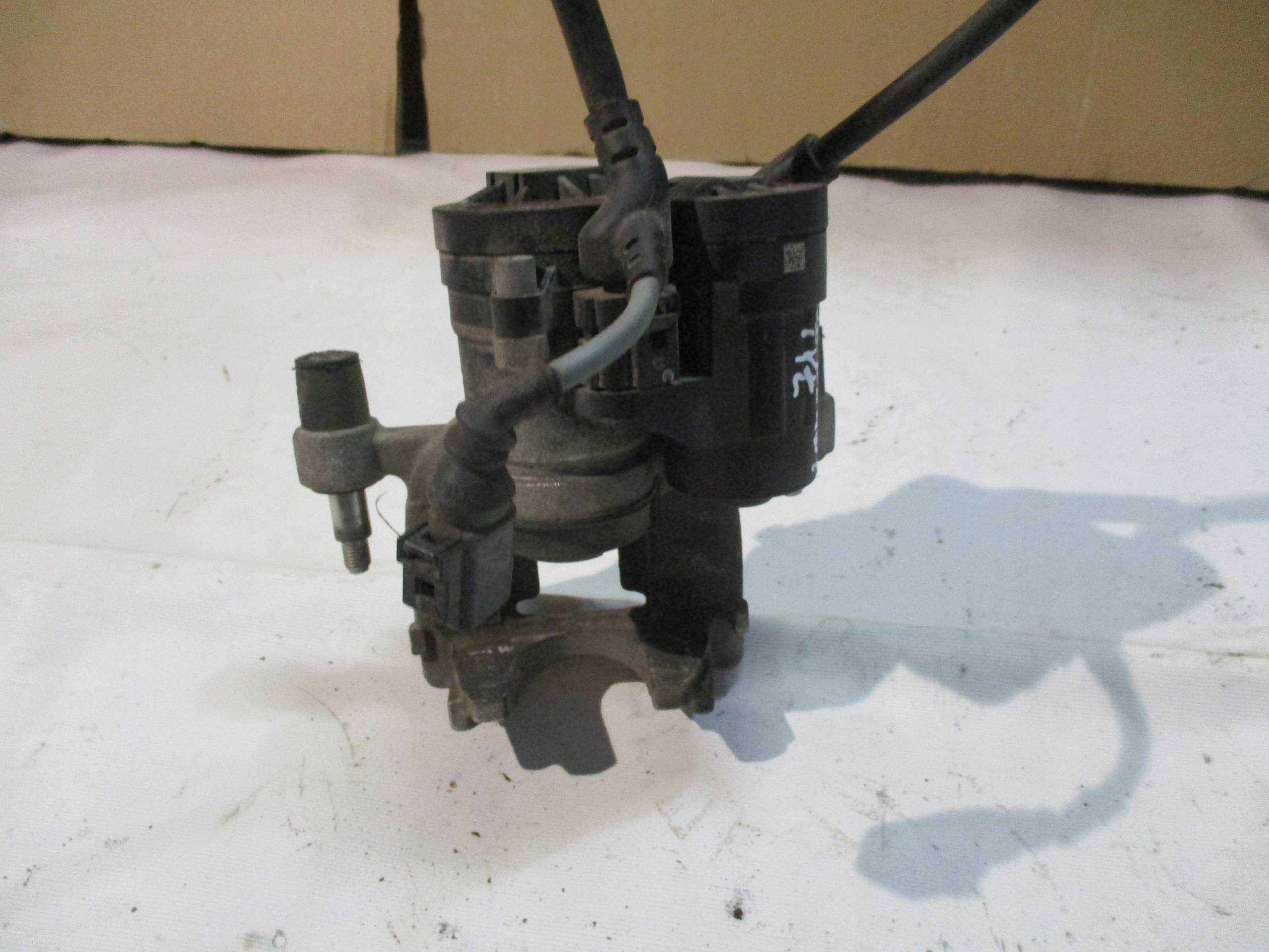 caliper brake right rear part tylni VW Golf 7 5Q0615406CK