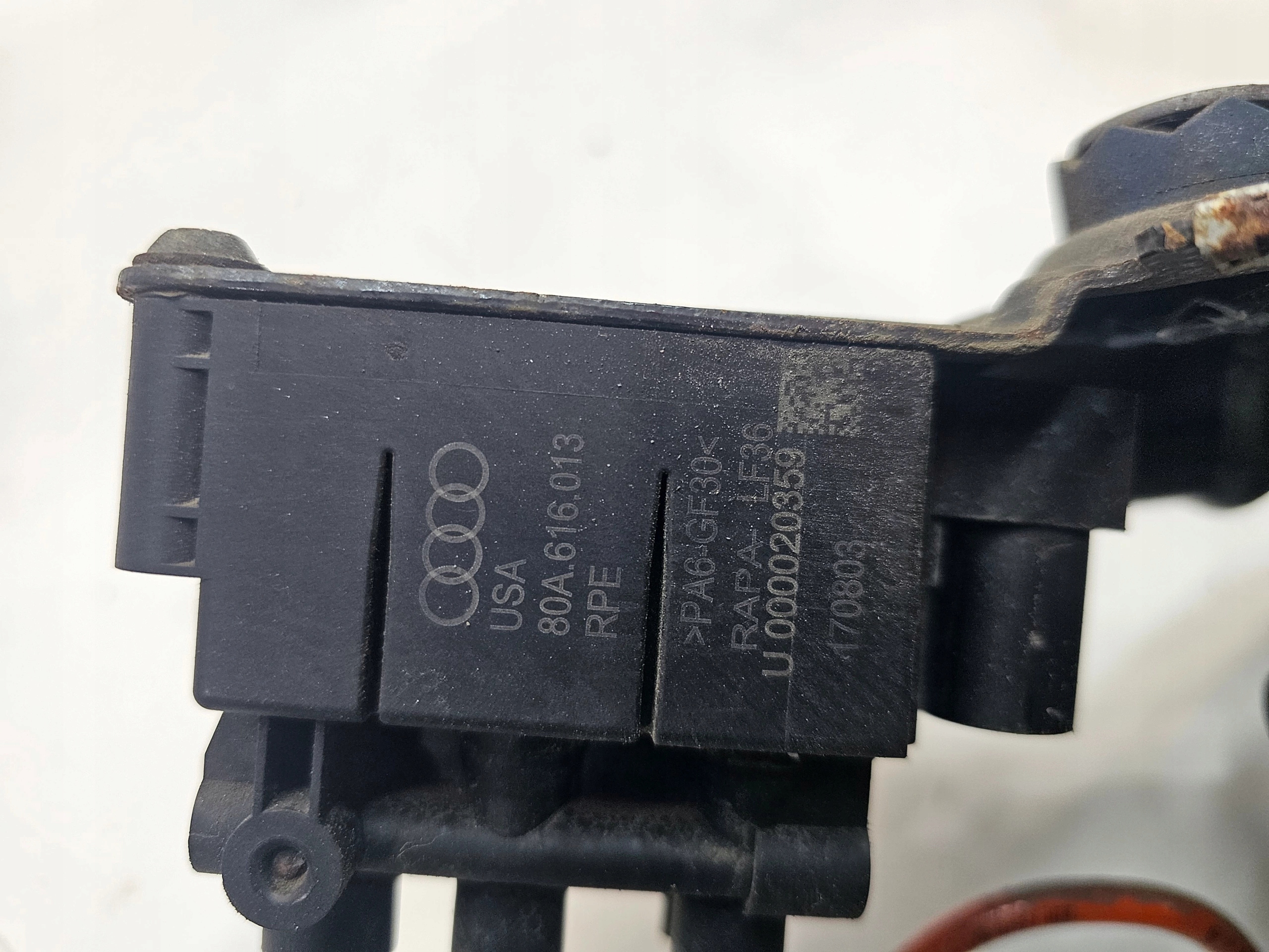 compressor; springing PNEUMATYKI+holder AUDI Q5 FY 80A616005E