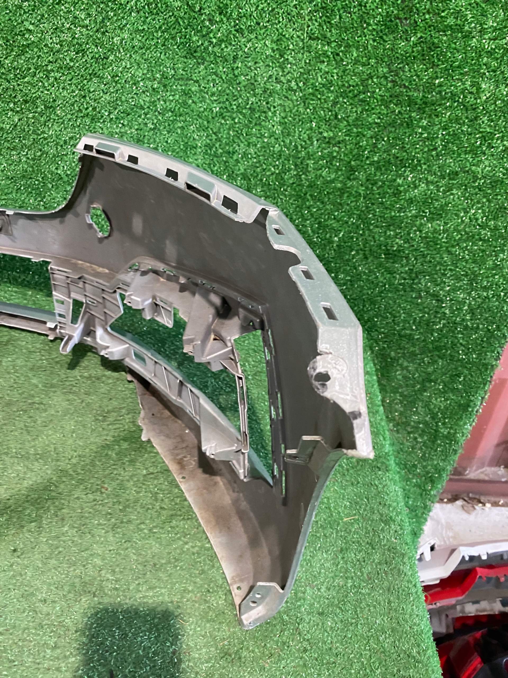Frontstoßstange vorne SKODA OCTAVIA IV