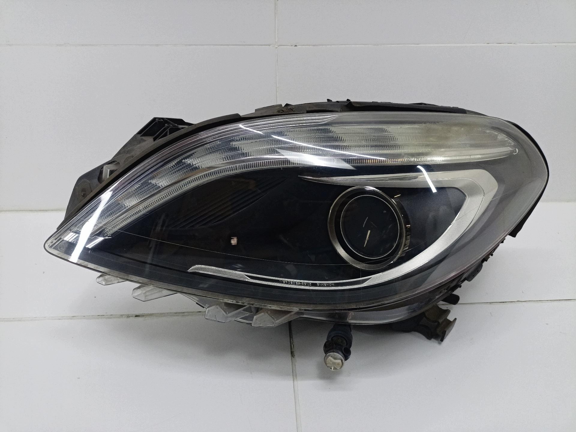 light front left side Mercedes-Benz B W246 2013 A2468207361