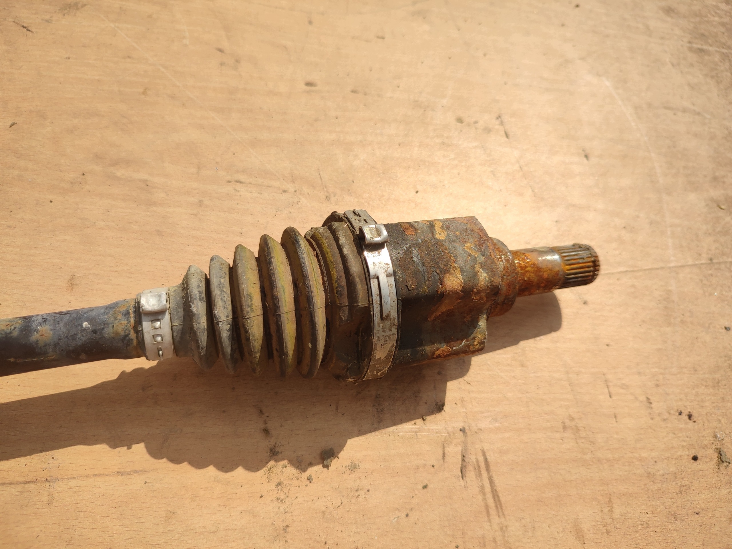 semi-axis left VOLKSWAGEN UP 1S0 1S0407761F