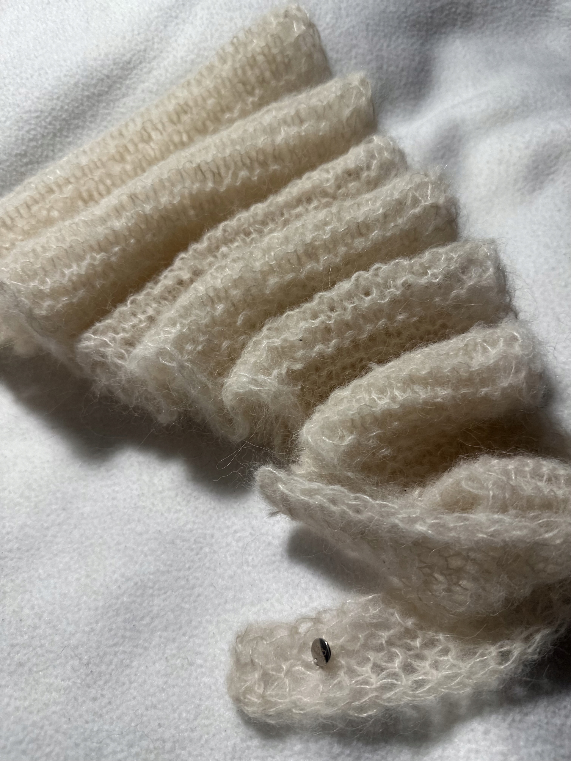 Šátek Baktus ecru handmade