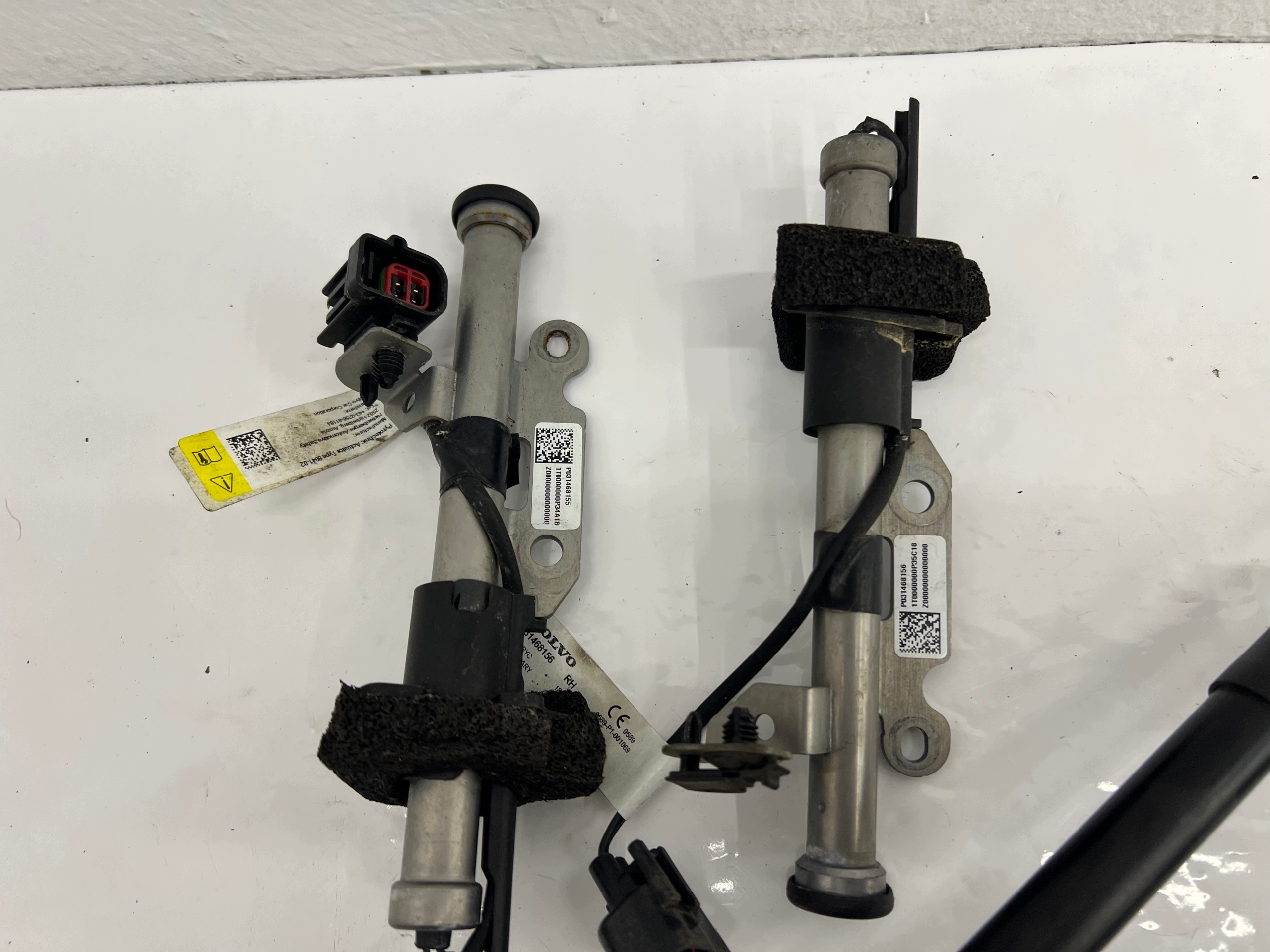 VOLVO V60 II Cerniere cofano 714-16 + NABOJE KOMPLET 32244193 32244192