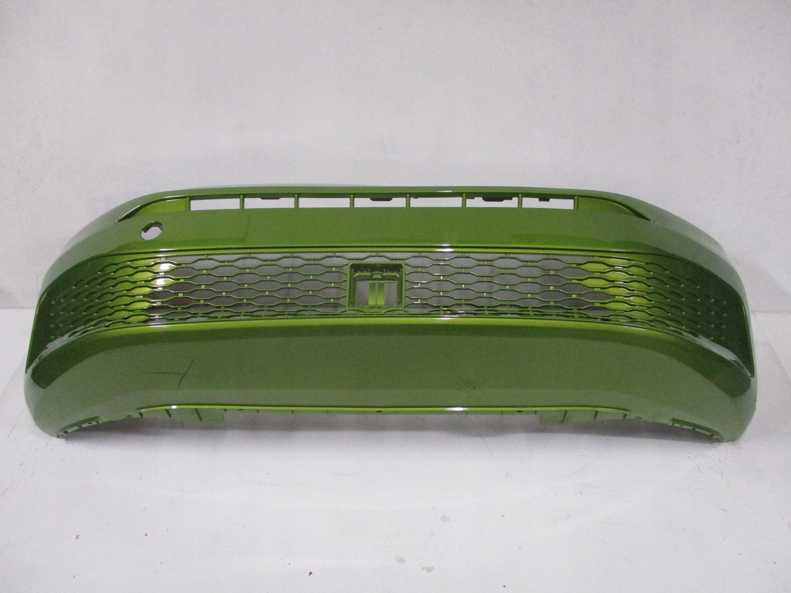 BRANIK PREDNJI DIO VW CADDY 2K7 21R ISPOD RADAR