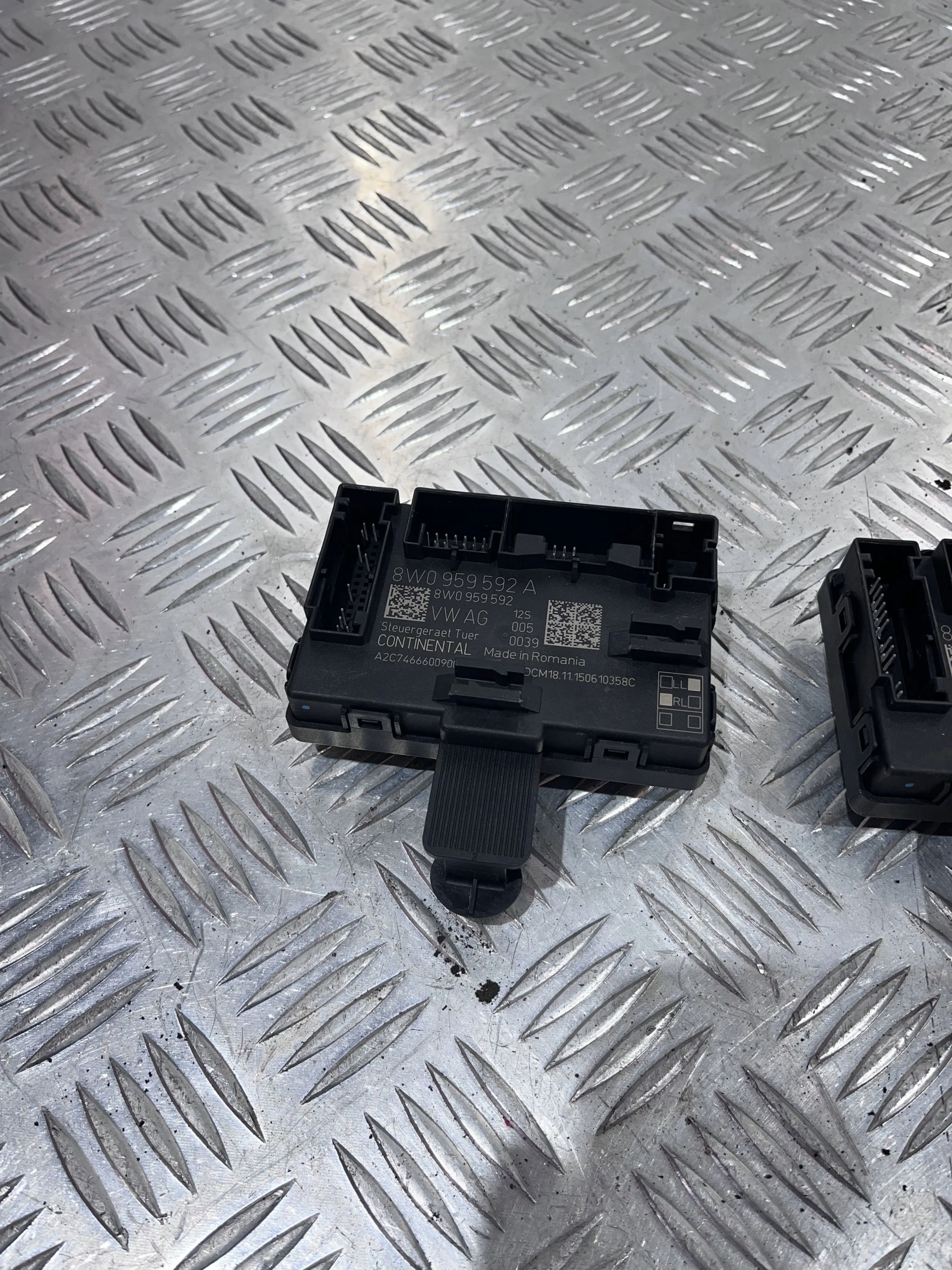 MODUŁ STEROWNIK DRZWI AUDI A4 B9 15- 8W0959592A