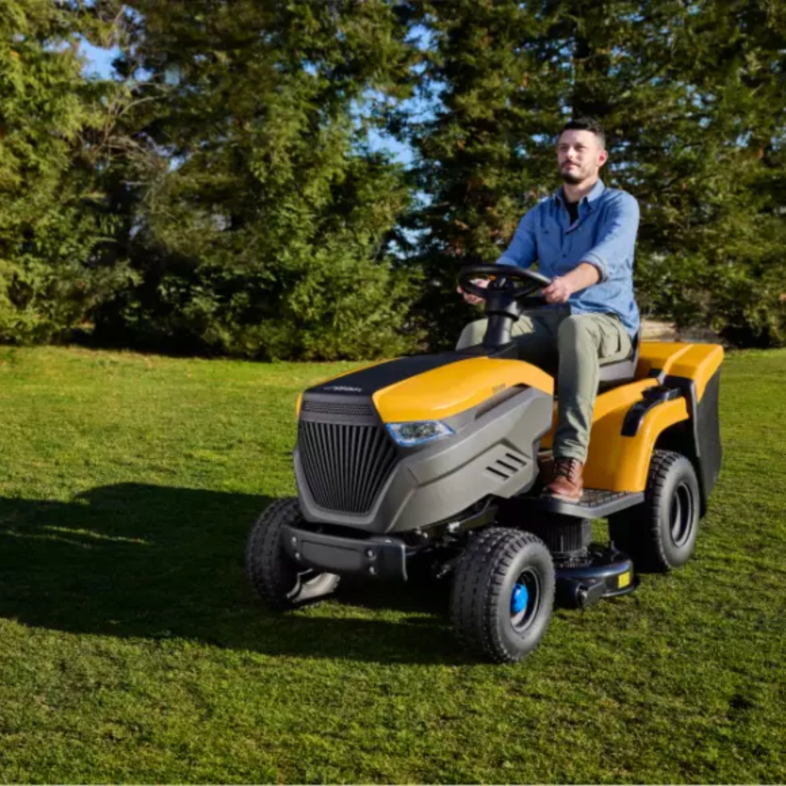 Spalinowa Kosiarka Traktorek Ogrodowy STIGA Estate 398 / 598 10400W 586 cm³ Pojemność kosza 240 l