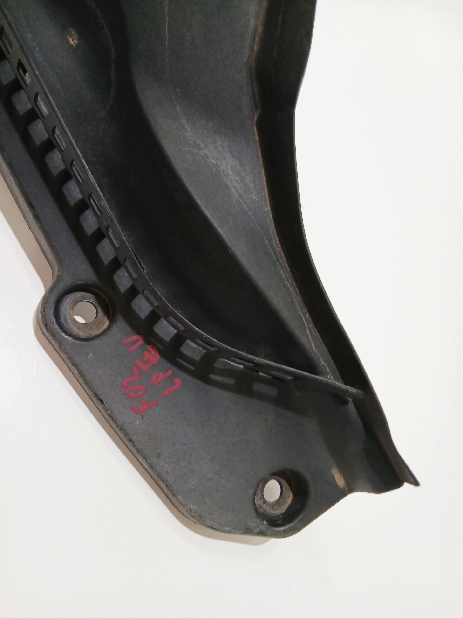 cover under the window left BMW F02 7216973 EU