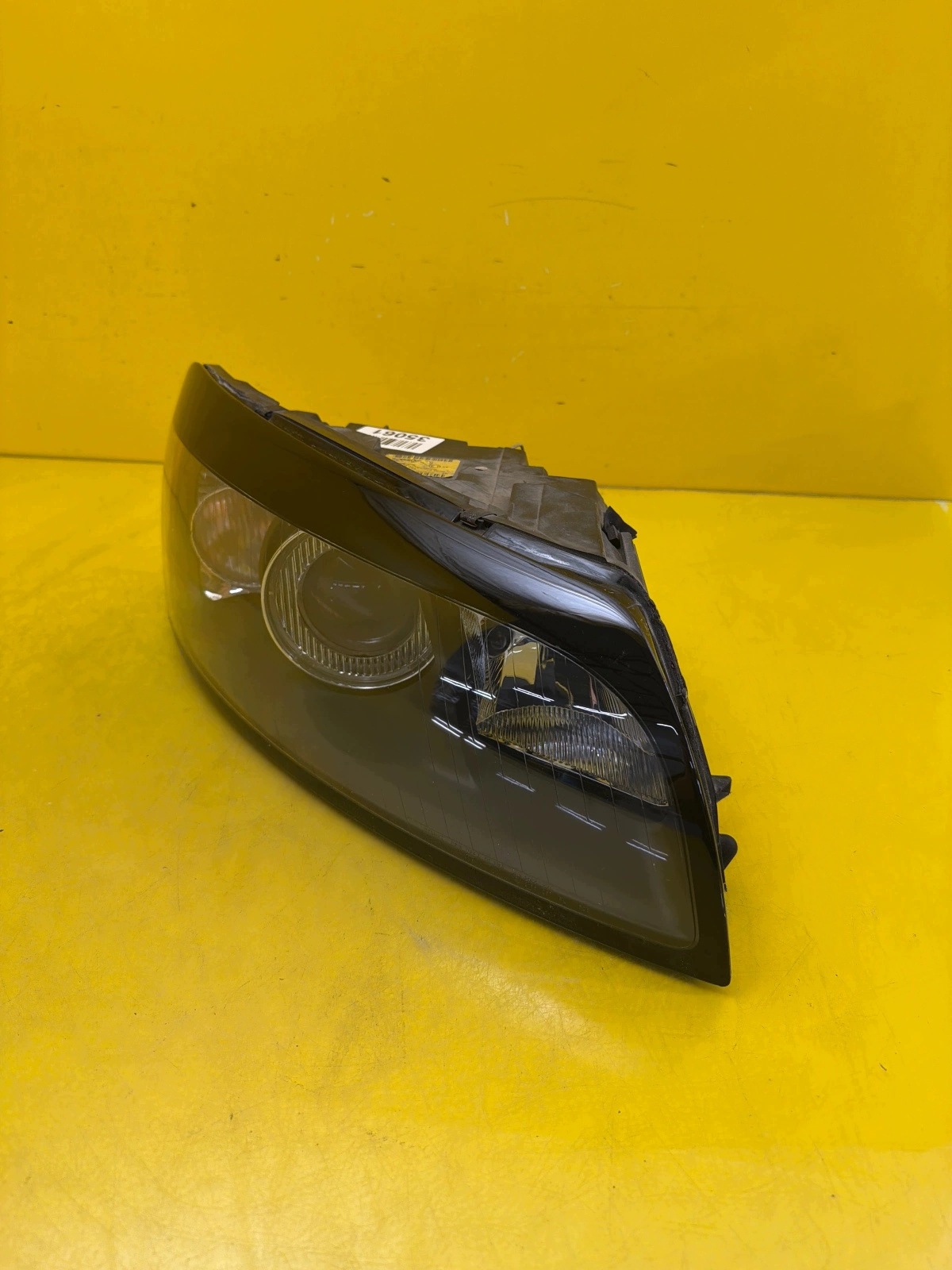 light right front Volvo C30 and lens H7 30657169