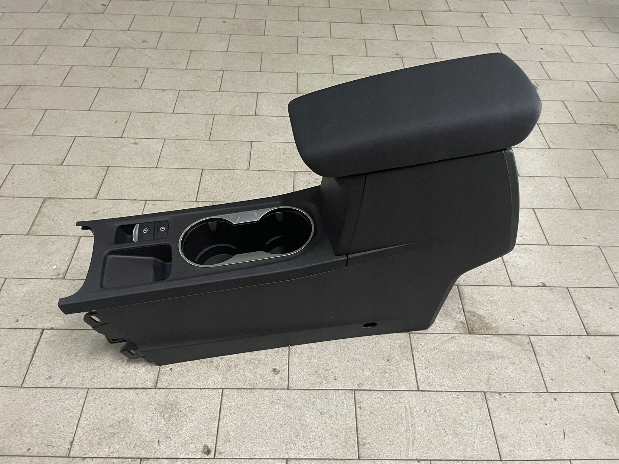 PODŁOKIETNIK TUNEL RENAULT CAPTUR II