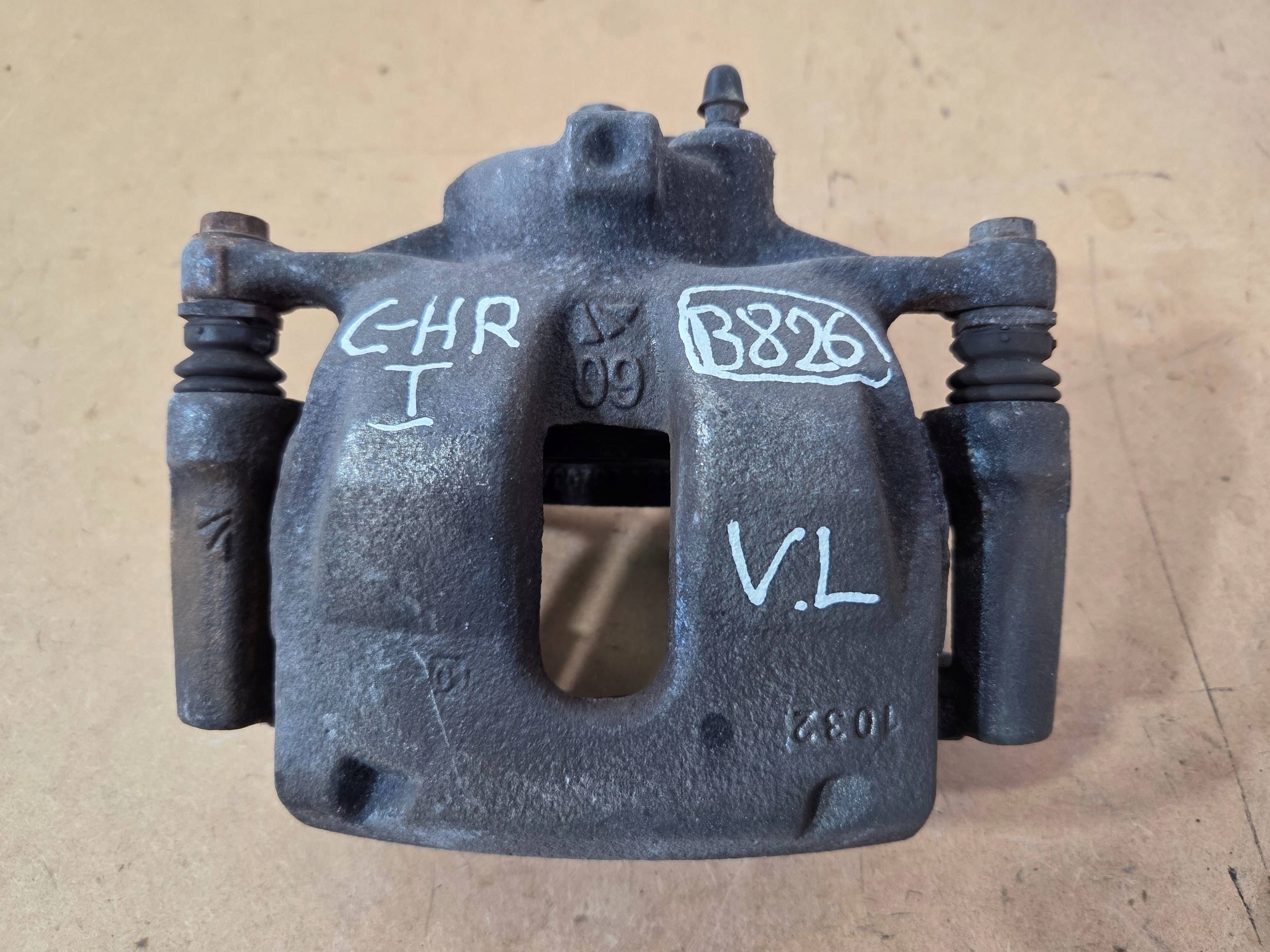Toyota C-HR and caliper brake front left (B826)